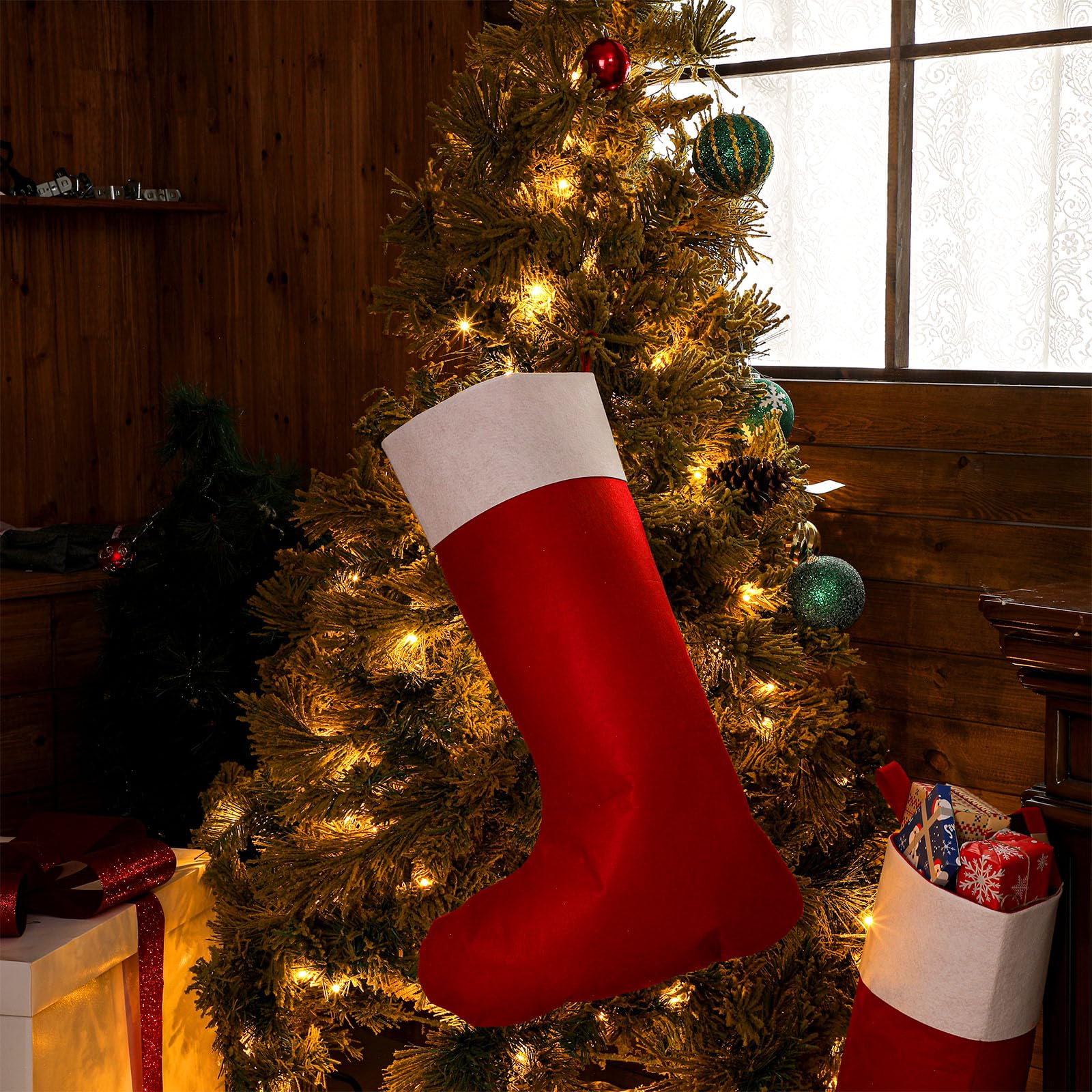 Shinymoon 4 medias de Navidad grandes de fieltro, medias de Navidad gigantes, rellenables, para Navidad, vacaciones, aula, hogar, fiesta, decoración, 18.1 x 27.6 pulgadas (estilo clásico)