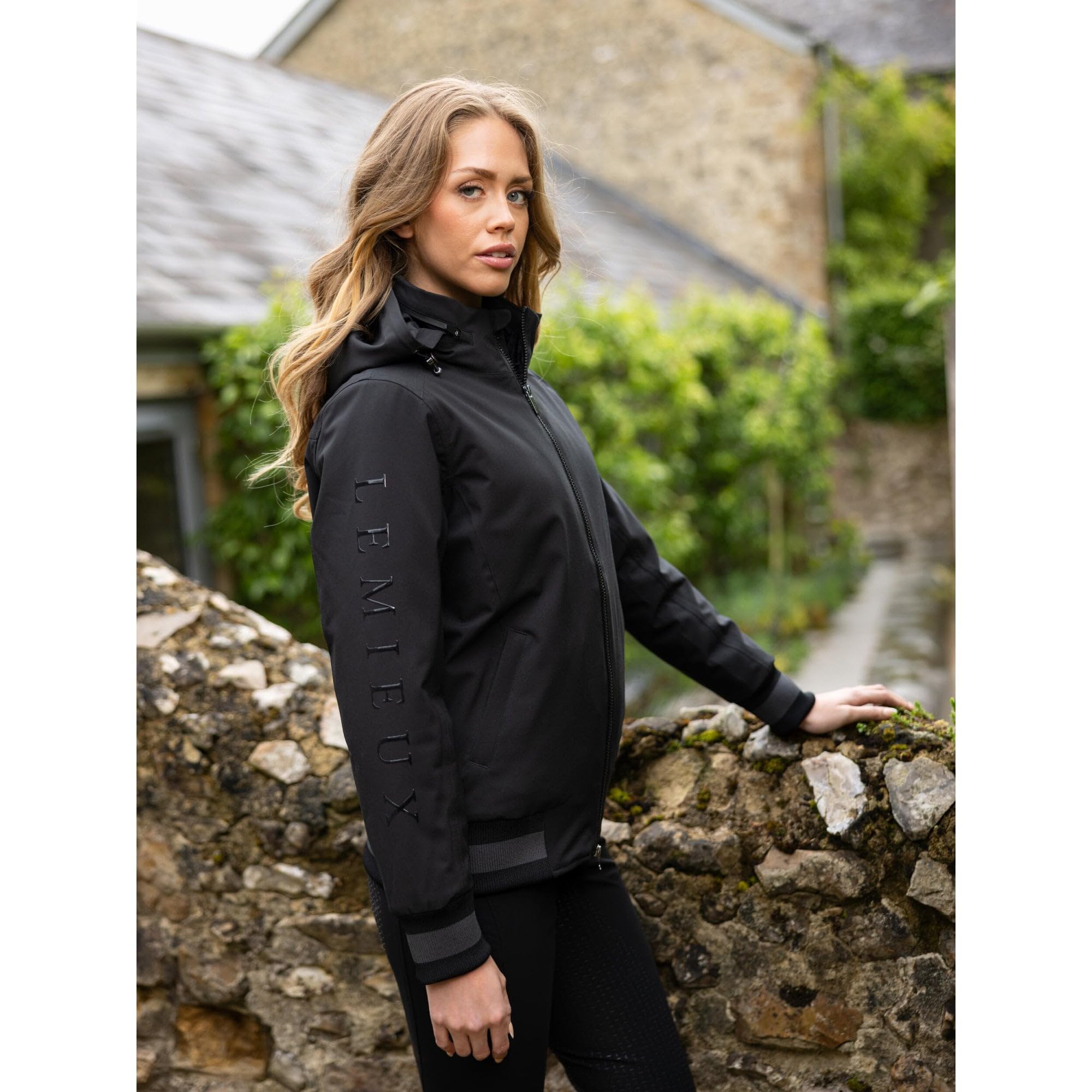 LeMieux Chaqueta de equipo para mujer, impermeable, capucha plegable, cremallera bidireccional