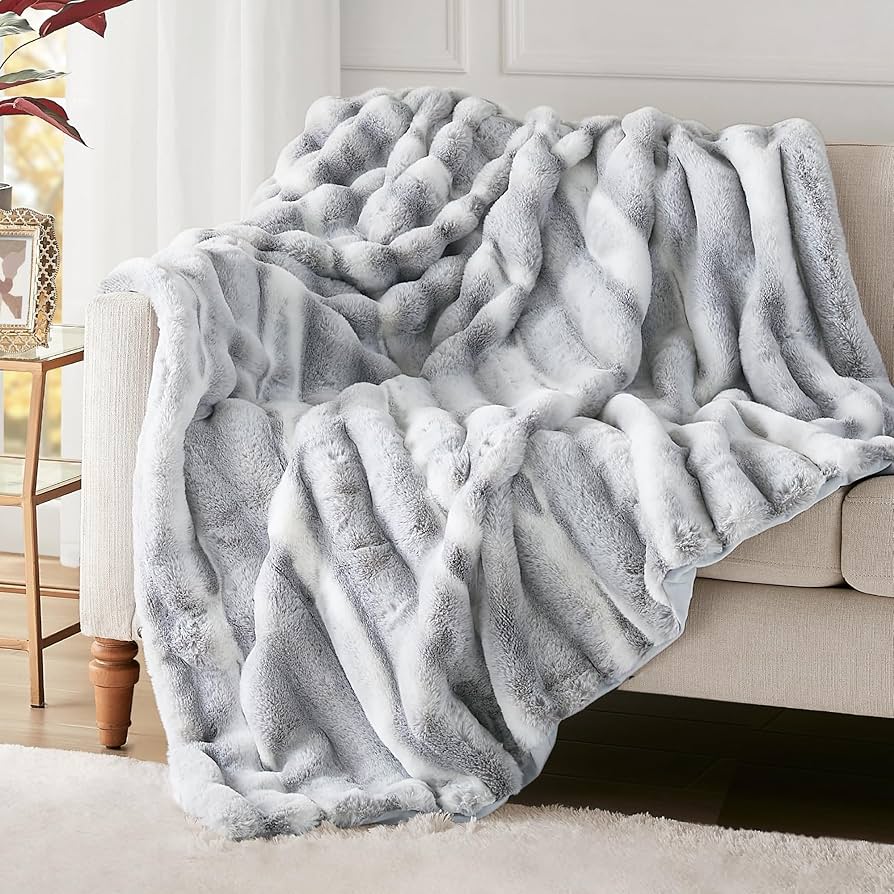 零 Amazon.com: Hyde Lane Luxury Fluffy Faux Rabbit Fur Throw