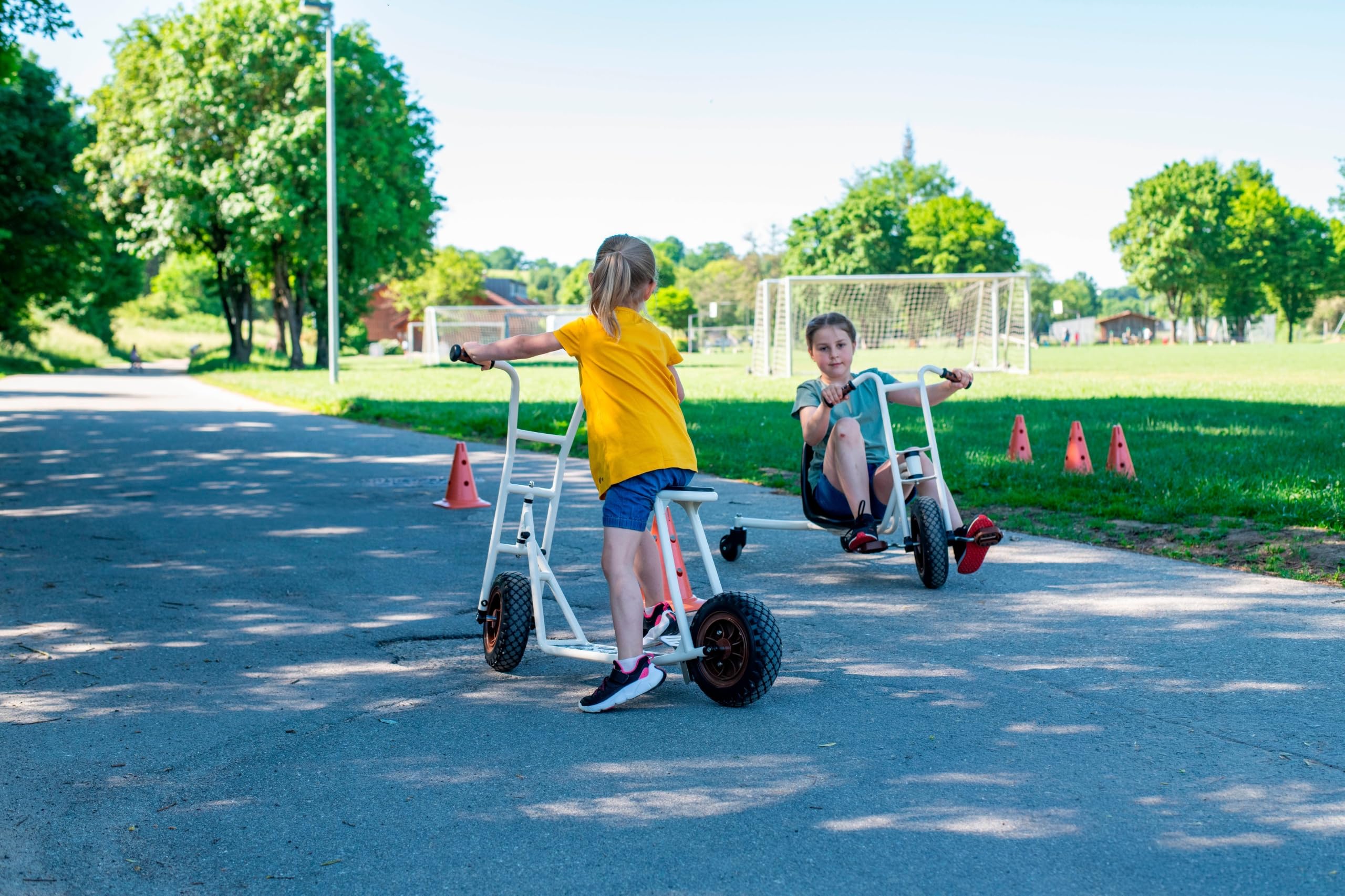 Betzold Tretroller mit Sitz – 2-in-1 Scooter & Laufrad für Kita & Kindergarten