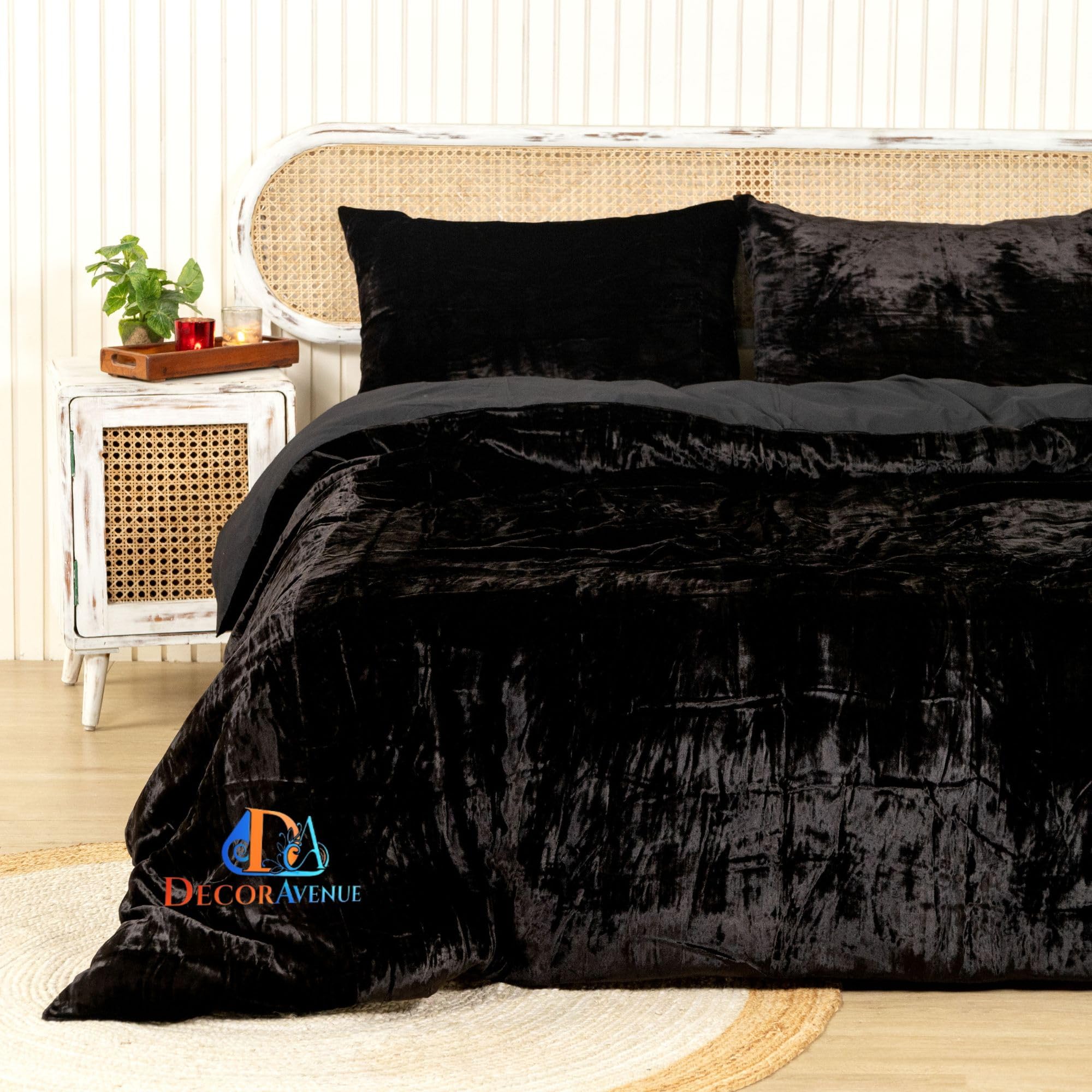 DecorAvenue Ultra-Luxe Solid Velvet Duvet Cover, Boho Bedding UO Comforter Bedding Donna Cover,3 Pc Duvet Set, Velvet Bedding Set (Black,Twin XL 59