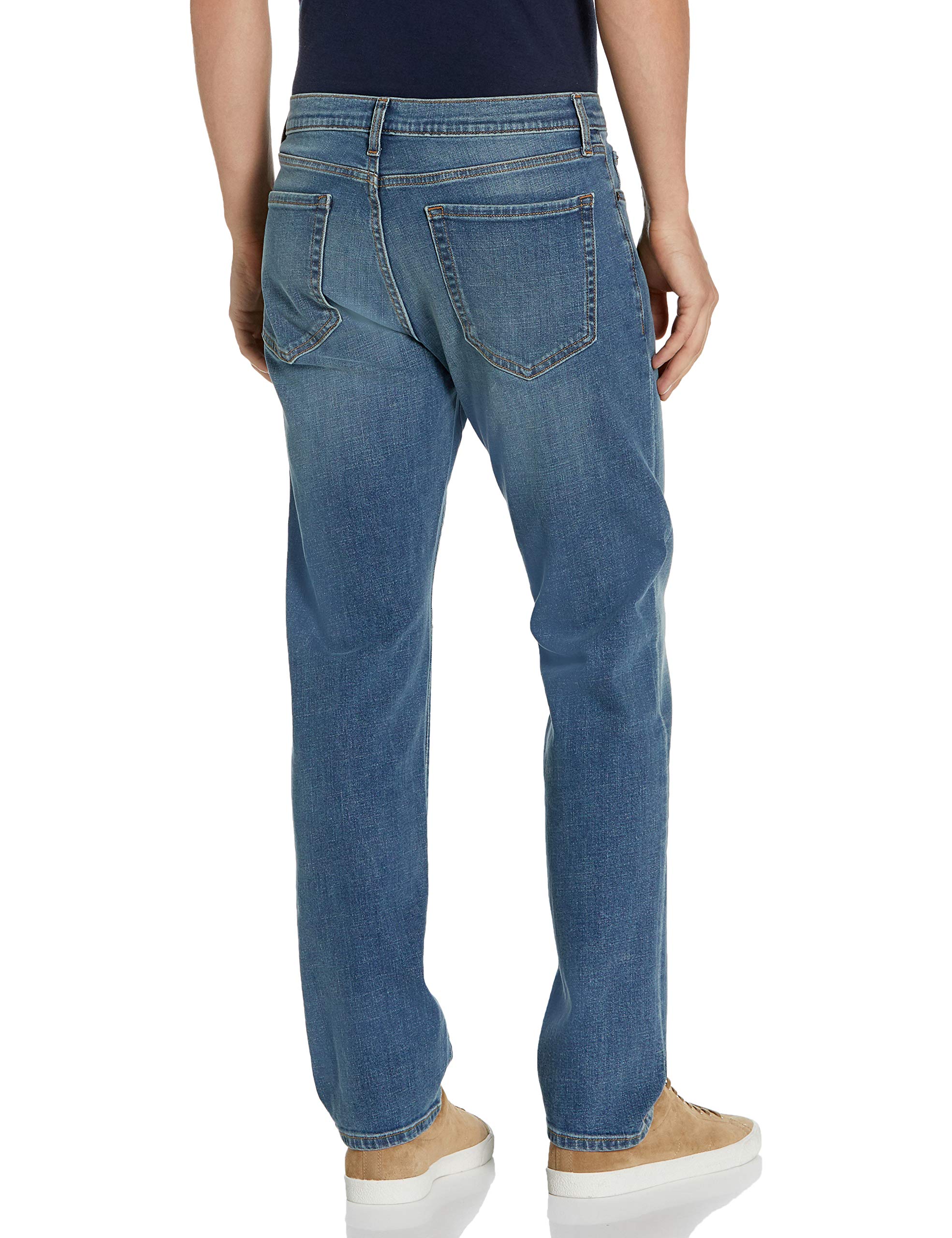 Amazon Essentials Jeans Elasticizzati con Taglio Dritto - colori fuori produzione Uomo