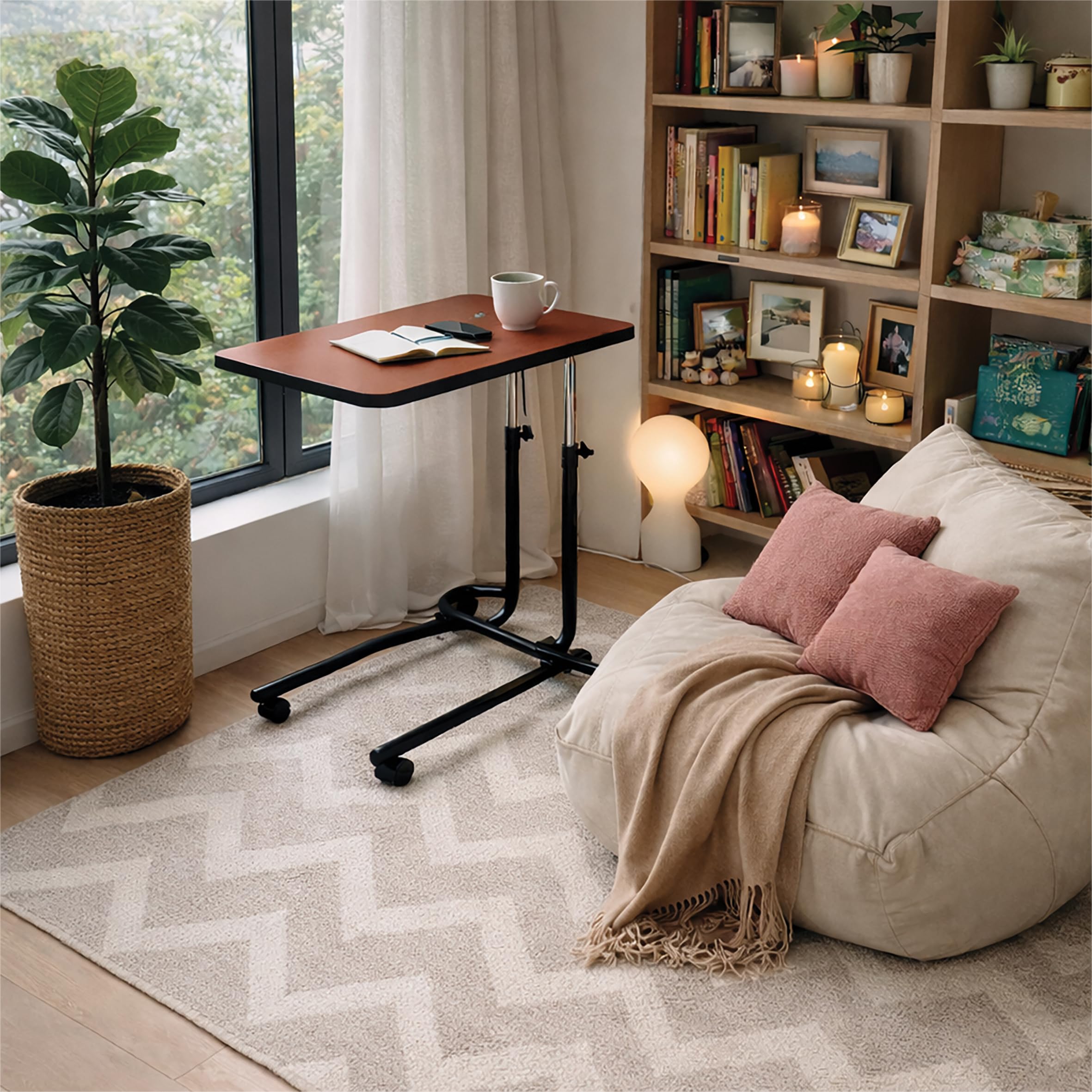 Aidapt Canterbury - Mesa de Altura Ajustable con Parte Superior inclinable (0-45°), Mesa Auxiliar móvil con Ruedas, Superficie de 550 x 410 mm, Uso doméstico y Dormitorio