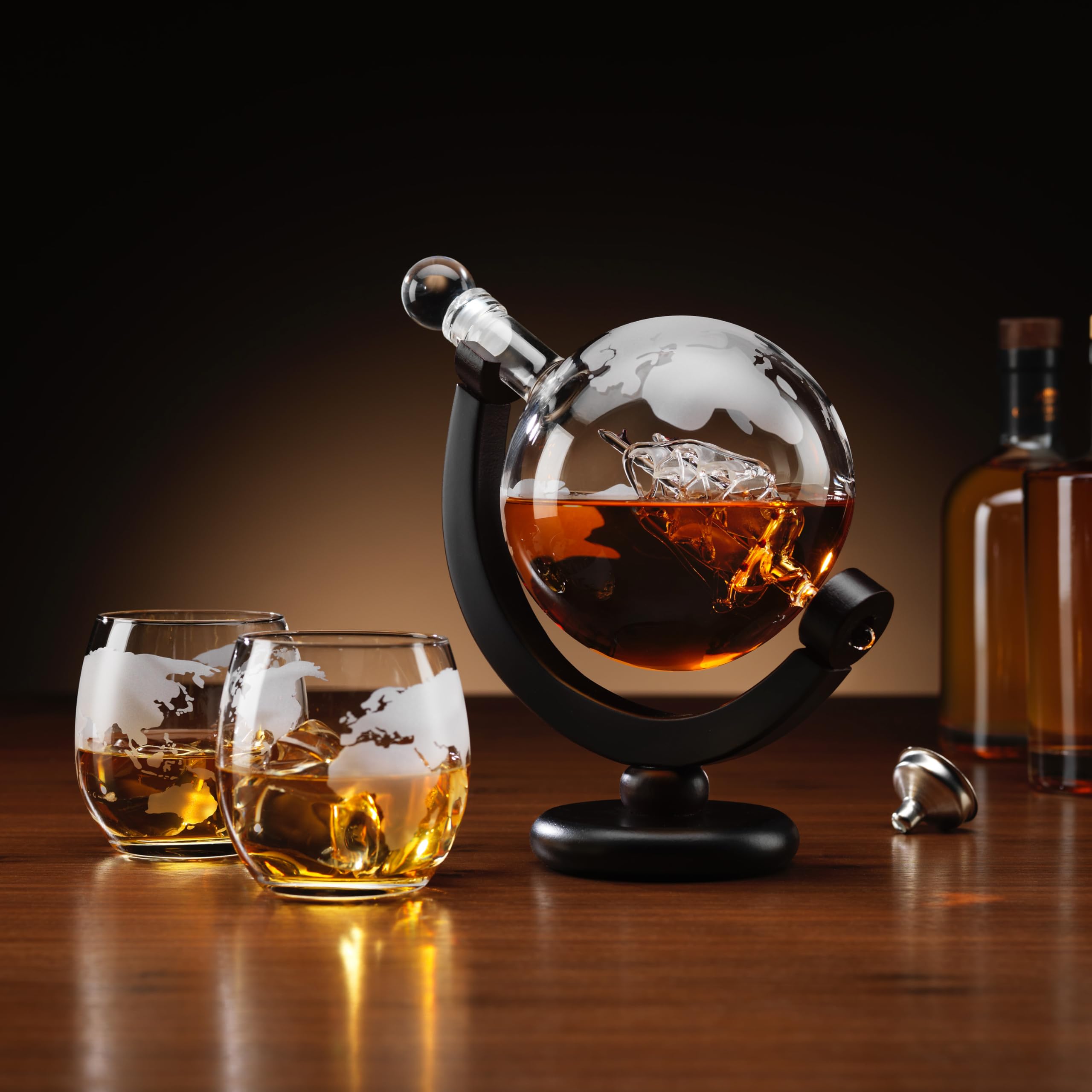 InGenious Decantador de Whisky Globo Terráqueo de Cristal Jarra | Decantador de cristal con diseño de globo terráqueo para whisky y licores - regalo original para hombre y día del padre