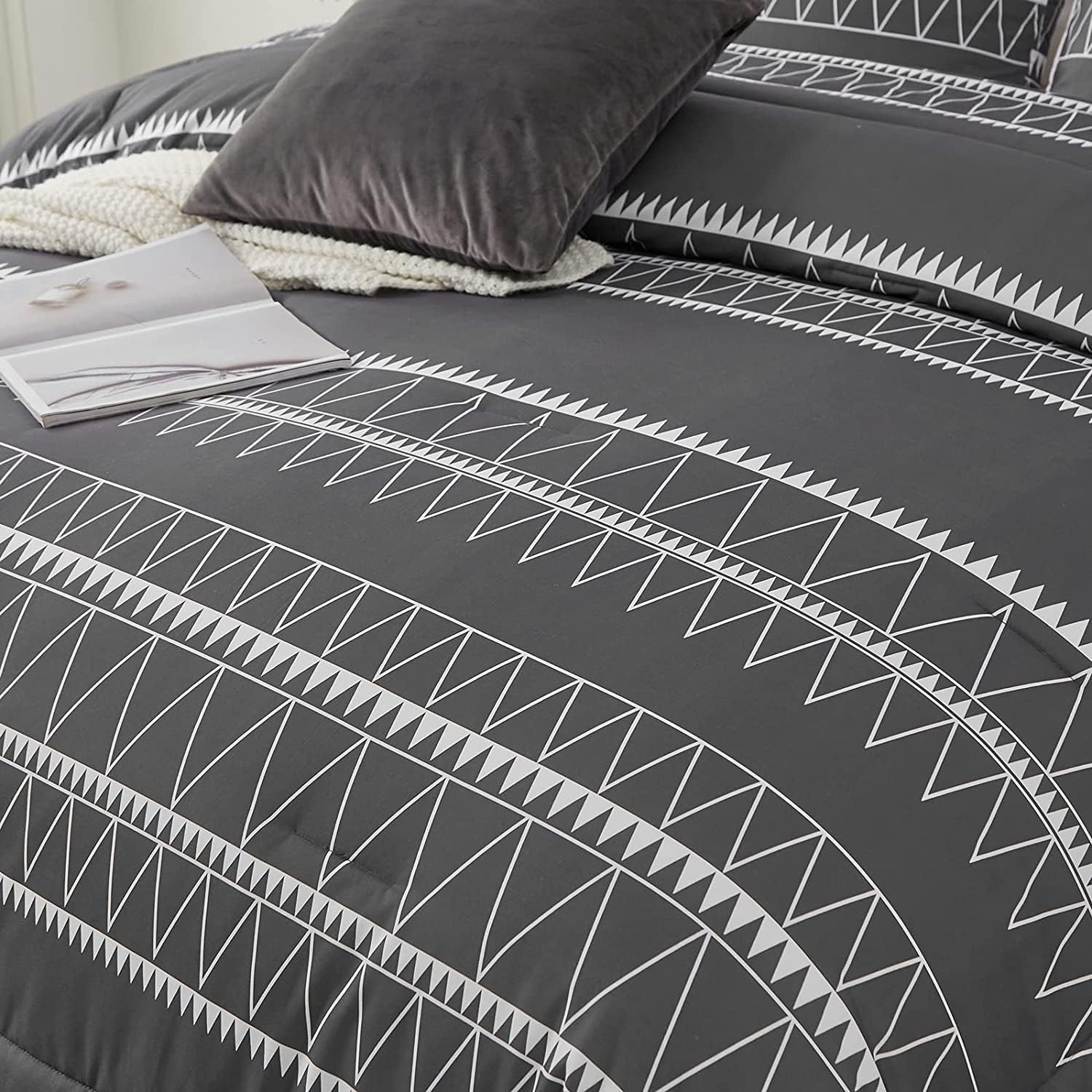 WONGS BEDDING Dark Grey Comforter Set California King, Reversible Boho Triangle Bedding Comforter Set for Cal King Bed 3 Pieces (1 Comforter + 2 Pillowcases), Microfiber Bedding Set 104"x 96"