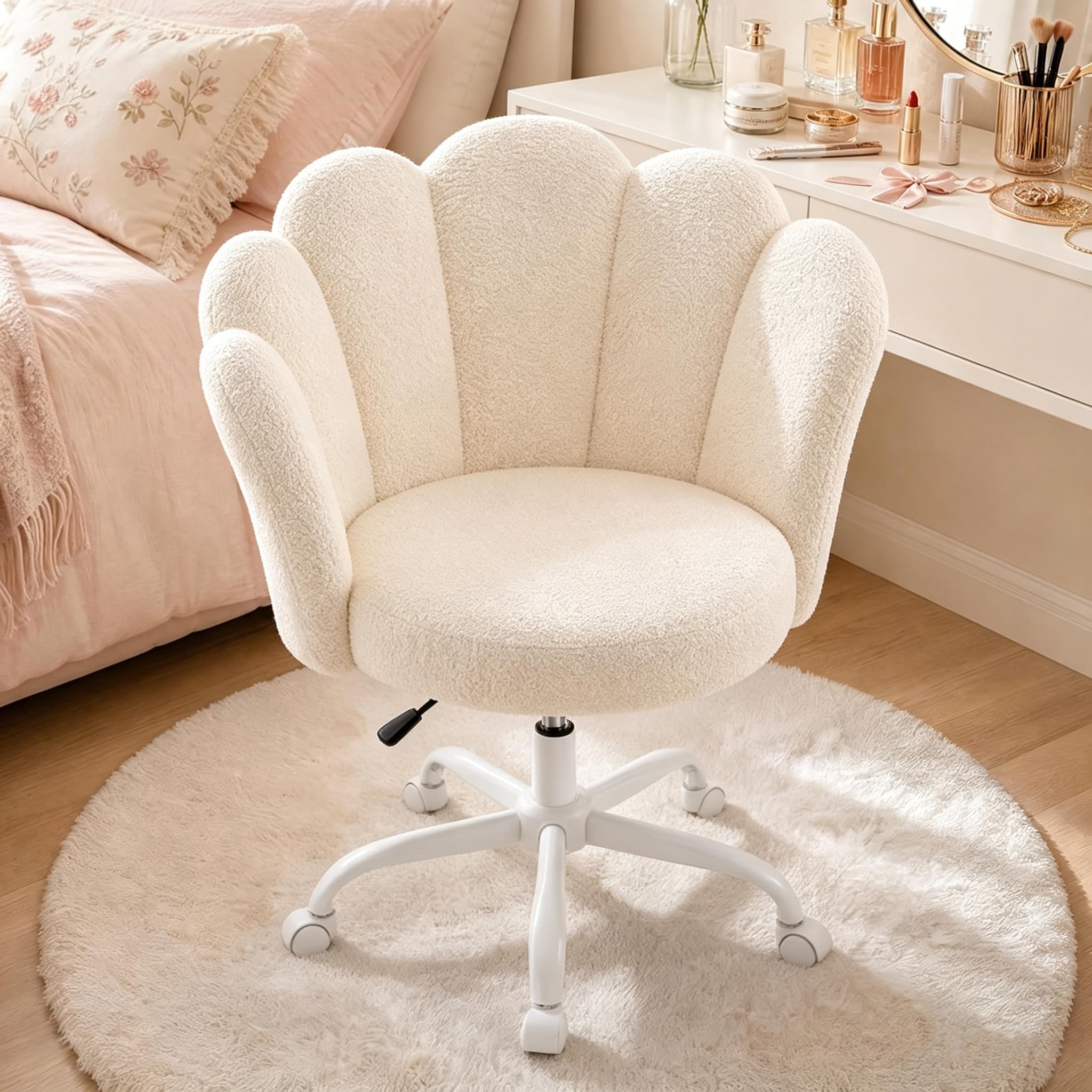 YOUDENOVA Silla de escritorio con respaldo de pétalos, tocador de altura regulable y giratoria 360°, silla de oficina ergonómica para dormitorio, tocador, oficina en casa, forro polar, color beige
