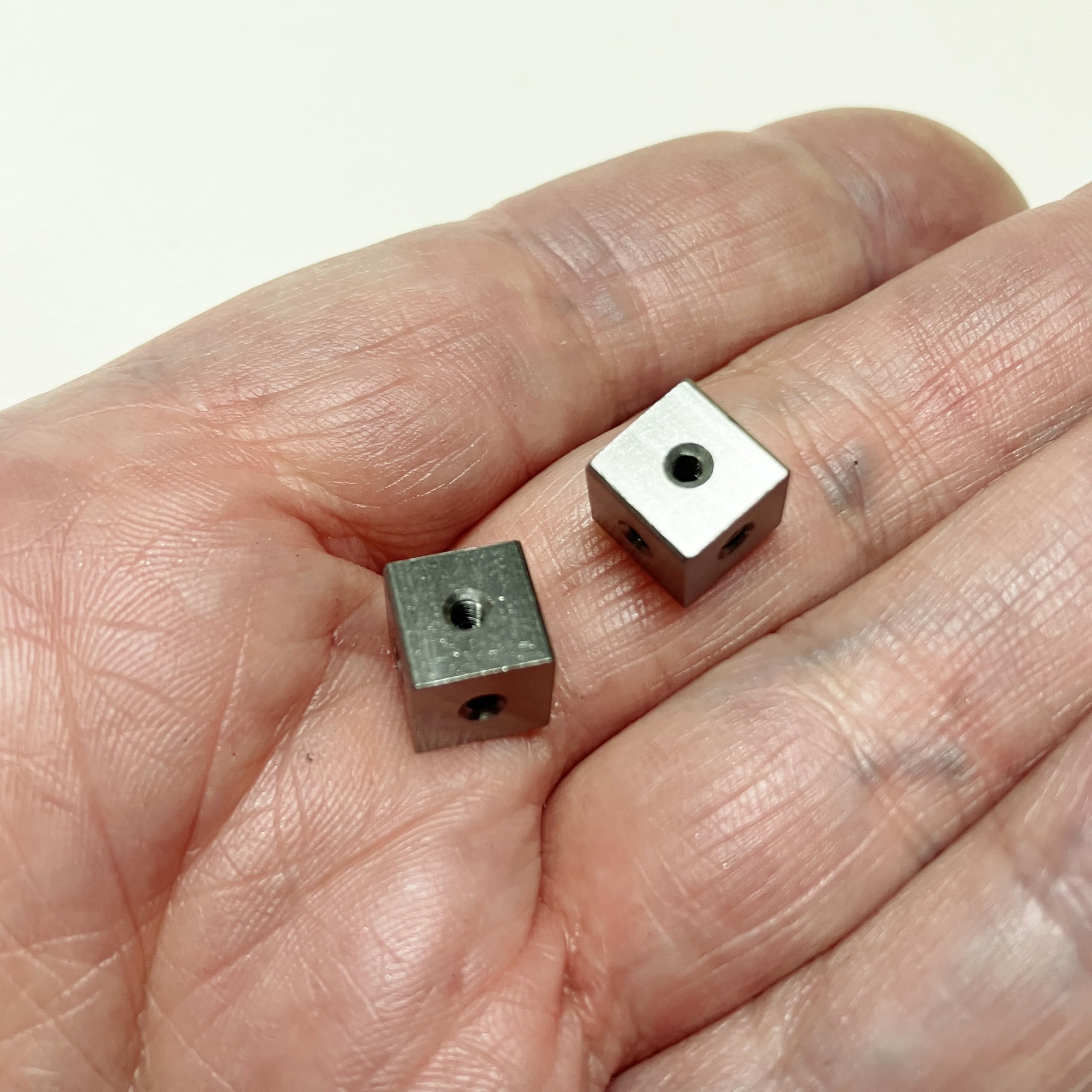 M00345-2 MOREZMORE 2pc Threaded Cubes M2 Thread 8x8mm 6-Way Chest Hip Hub for Ball and Socket Stop Motion Puppet Armature Humanly Posable Armature Parts HPA FSB
