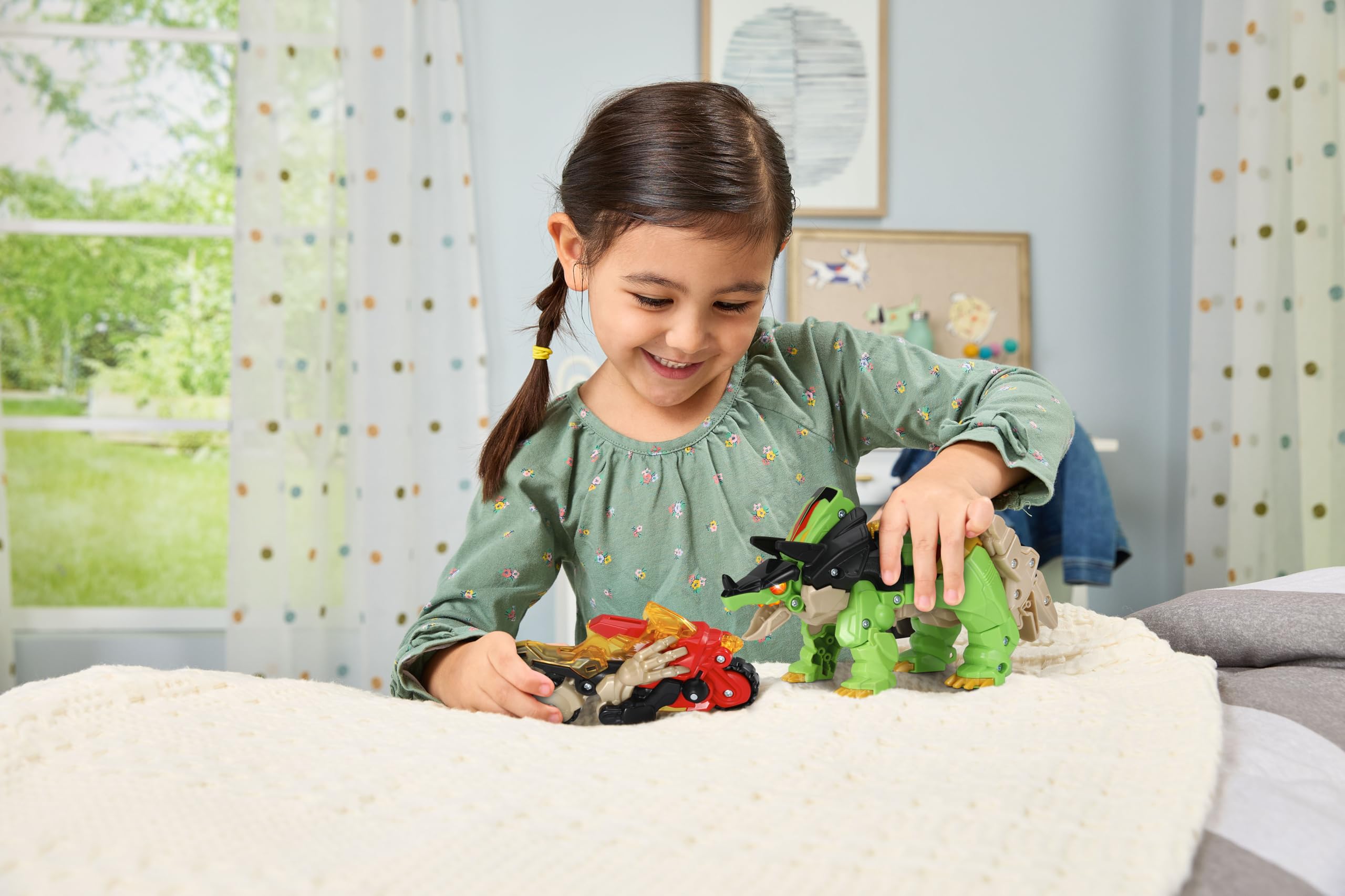 VTech Switch & Go Dinos Armour Up Triceratops Spinosaurus, Interactive Dinosaur Toy with Lights & Sounds Effects - Image 4