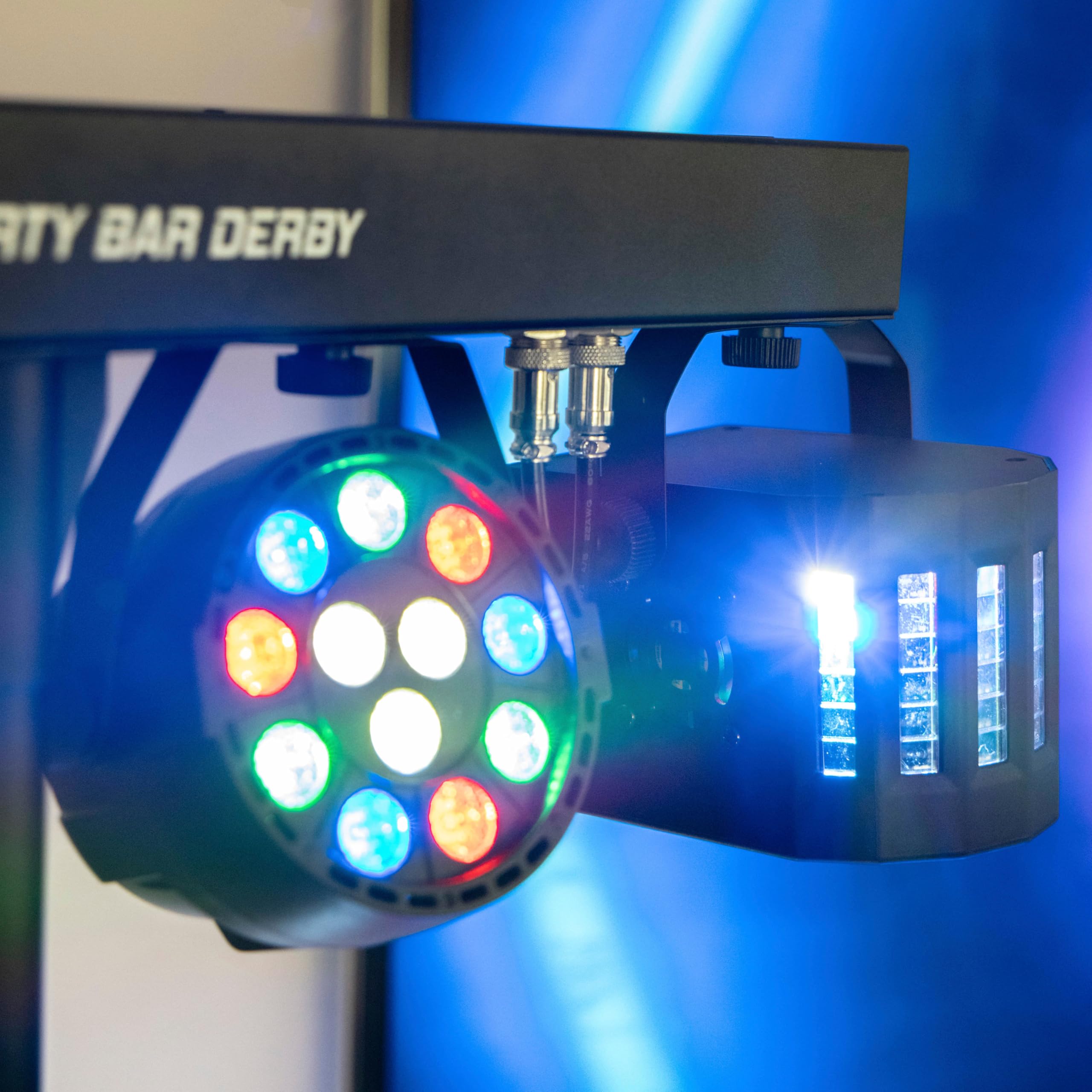 PARTY BAR DERBY - BoomToneDJ ; LE projecteur à effets INCONTOURNABLE pour vos soirées privées, bars, dj mobile, Nombreux programmes automatiques, Trépieds inclus.