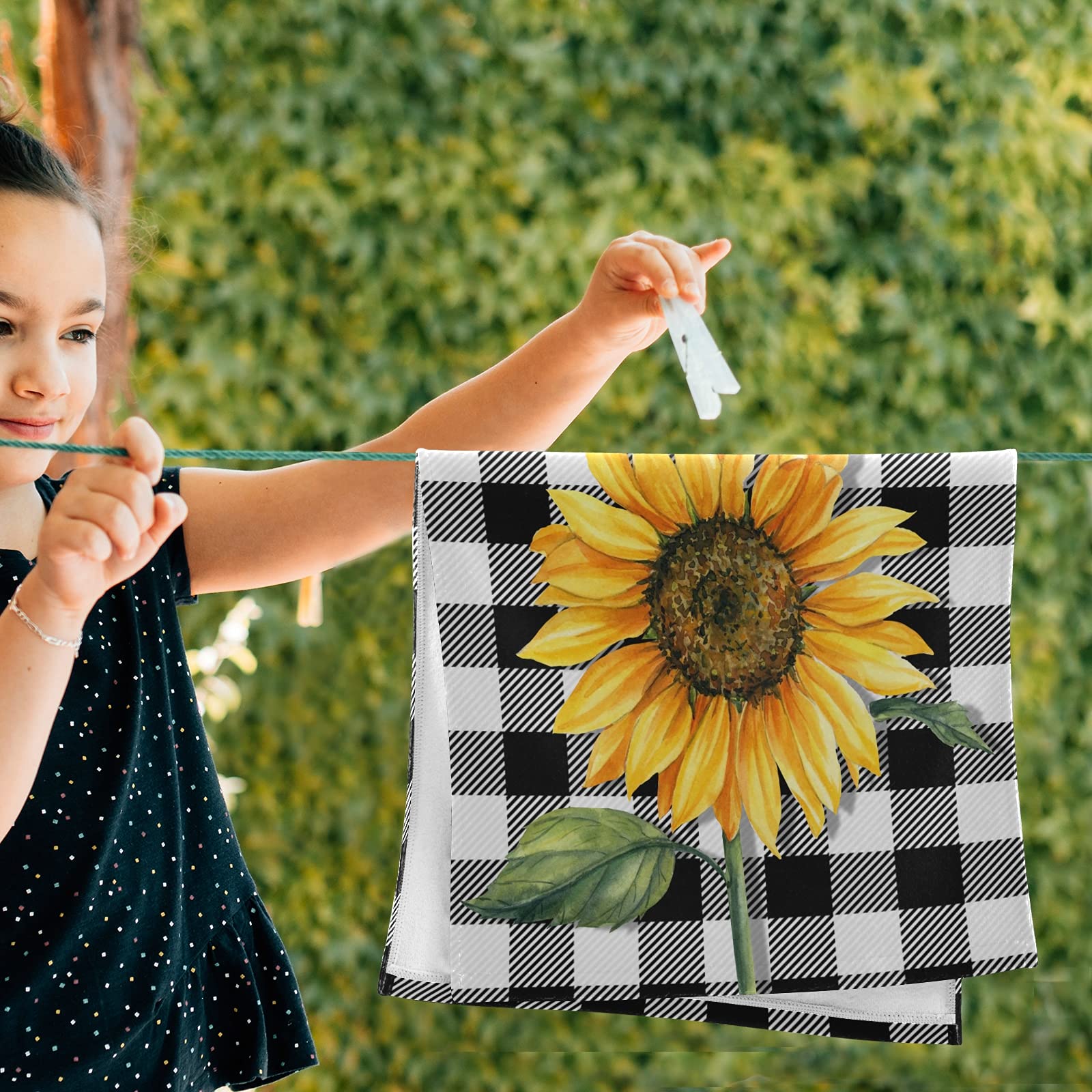 ALAZA Sunflower Kitchen Towels Black Plaid Sunflower Buffalo Dish Towels Set 2 Bathroom Towels Bath Towels Absorbent Soft Hand Towel Guest Towel Quick Drying Buffalo Plaid Kitchen Decor