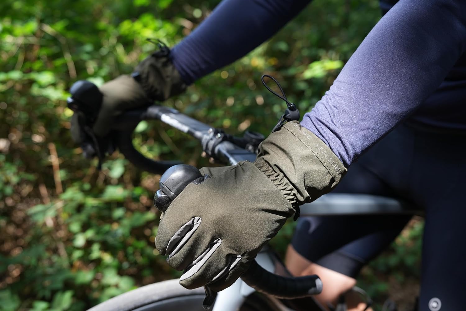 Waterproof Lightweight Gauntlet by Sealskinz