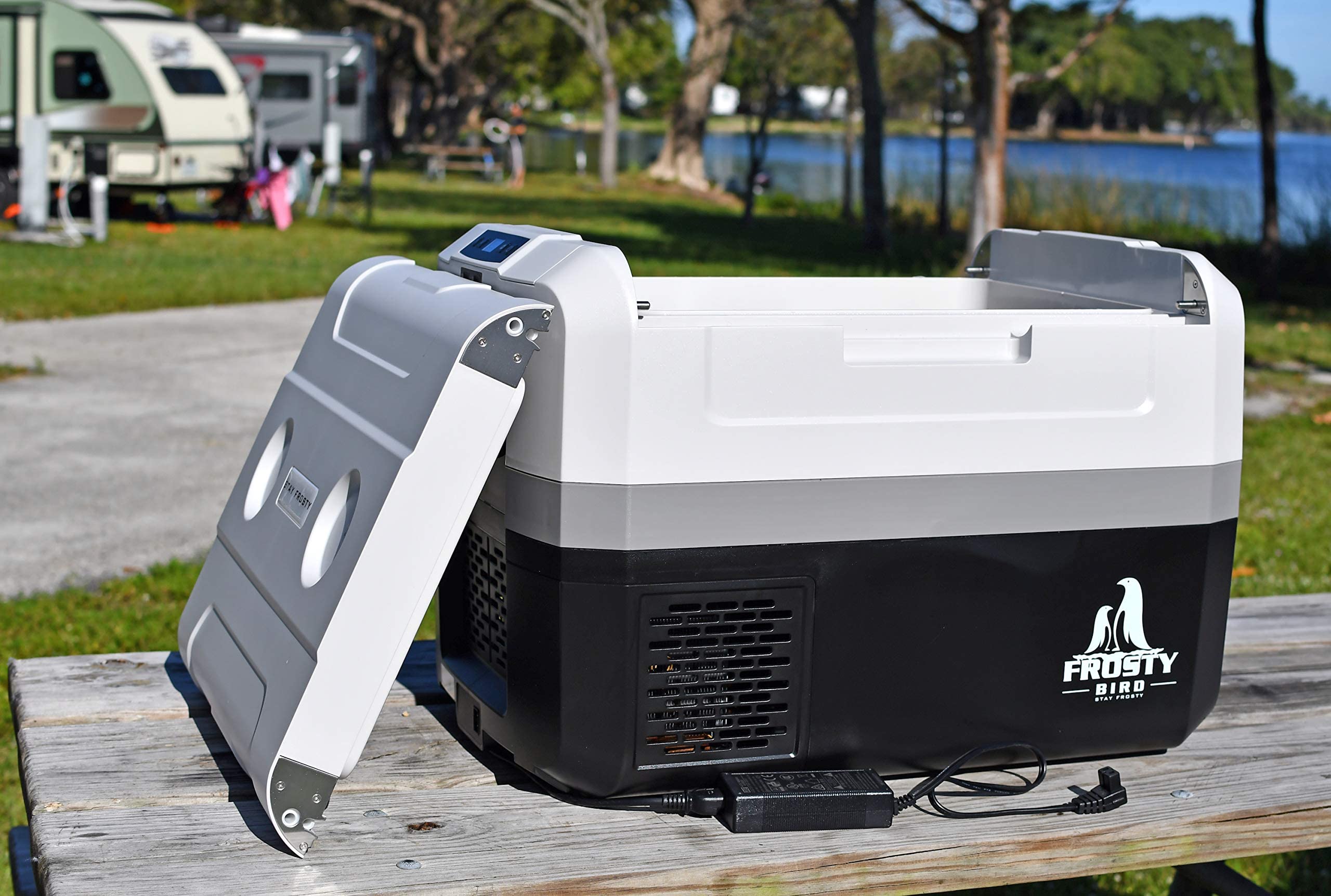 Amazon.com: Frosty Bird Stay Frosty: 55 Liter