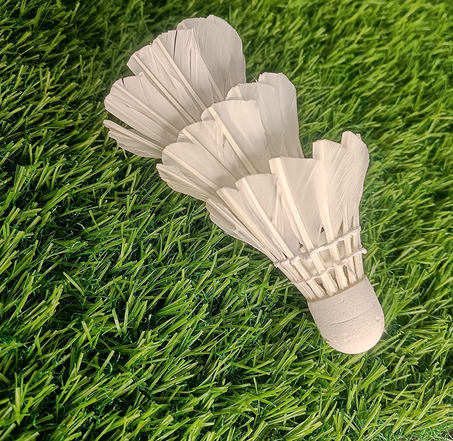 Magic Providers Badminton Feather Shuttlecock - Pack of 10 (White) | Shuttle Cock Feather Badminton | Hybrid Feathers Shuttlecock Rackets Shuttle Cork 1