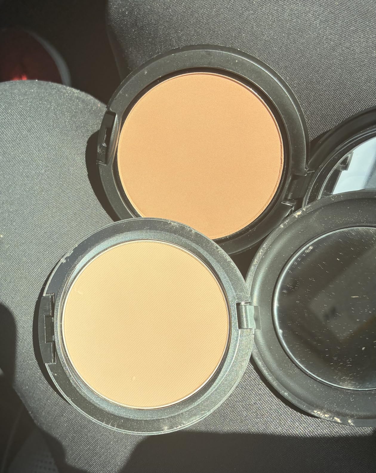 MAC Studio Fix Powder Plus Foundation - NW25 - Mid Tone Beige with Rosy Undertone for Light to Medium Skin (Neutral-warm) 15g / 0.52oz