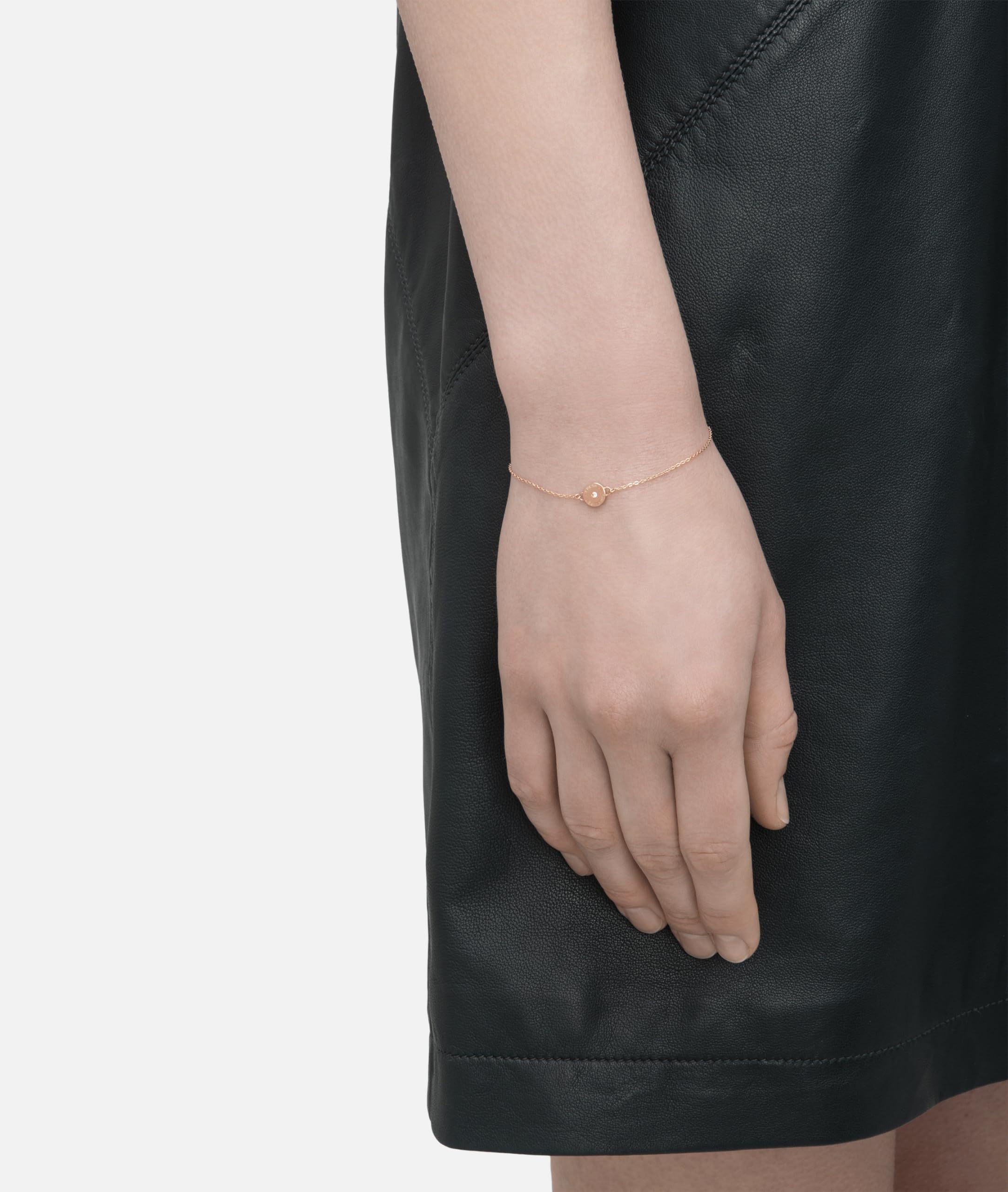 LIEBESKIND BERLIN Schmuck-Set mit Zirkonia-Stein - Elegantes Armband mit rundem Ohrstecker mit Zirkonia-Stein - IP Roségold - Ankerkette verstellbar bis 20 cm - wasserfest & hautfreundlich