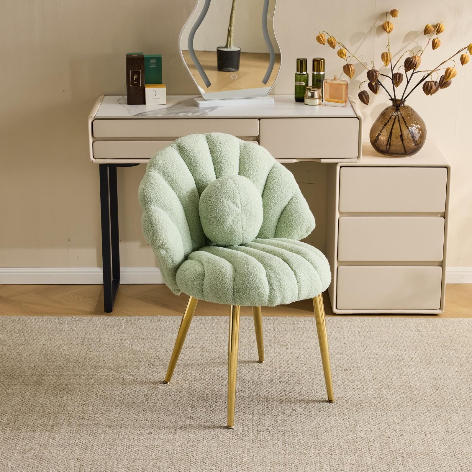 Bonnlo Armchair Accent Chair, No Wheels Teddy Fleece Dressing Table Chair with Golden Legs for Vanity, Shell-Shaped Desk Chair with Cute Small Pearl Deco Pillow for Bedroom/Living room, Grass Green