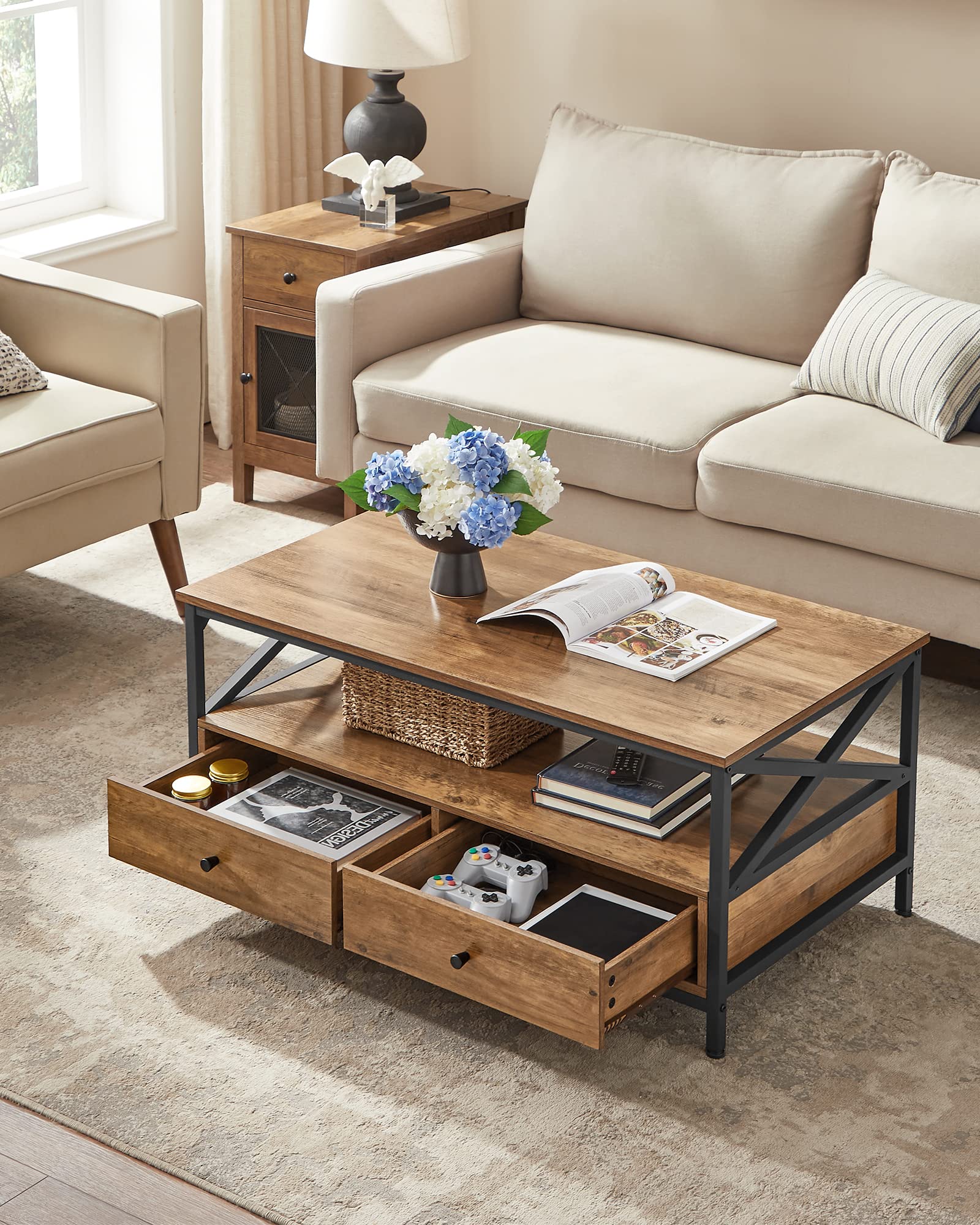 VASAGLE Tavolino da salotto, con 2 cassetti e ripiano aperto, telaio in acciaio a forma di X, 100 x 55 x 45 cm, stile industriale, noce rustico e nero LCT201B41
