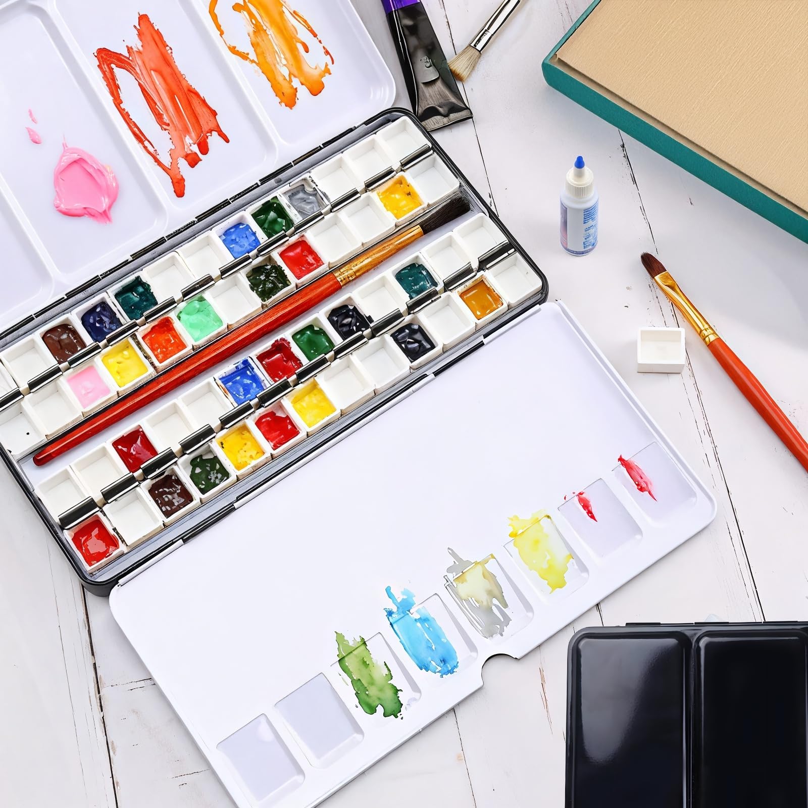 52-Fächer Leere Aquarellpalette, Metallfarbpalette mit herausnehmbarem Einsatz, kompakte und stabile Malkassette, tragbarer Aquarellkasten für Künstler unterwegs
