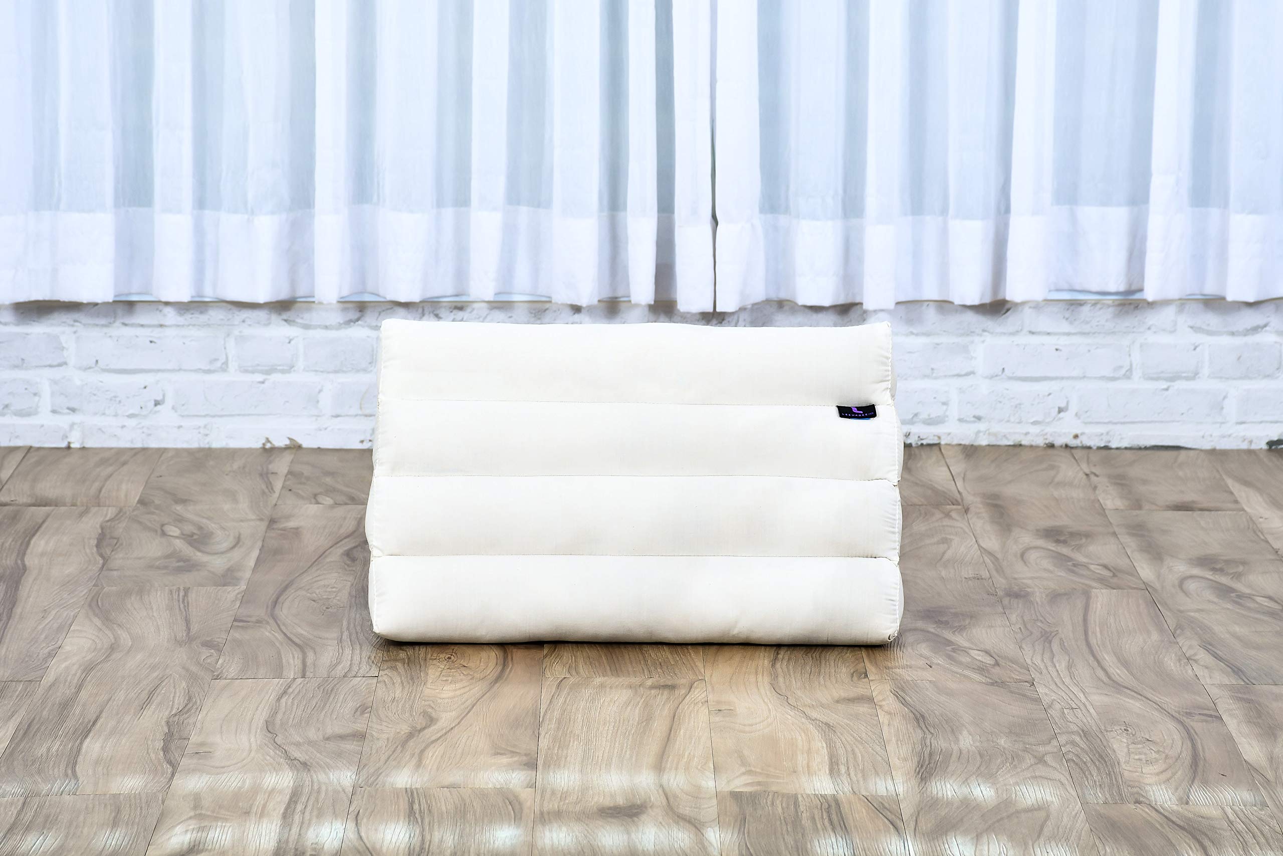 Leewadee Thai Dreieckskissen 50 x 33 x 33 cm - Kapok Rückenstütze | Lese-, Boden- & Meditationskissen mit Rückenkissen - fest & formstabil, ideal als Wohnzimmer-Deko