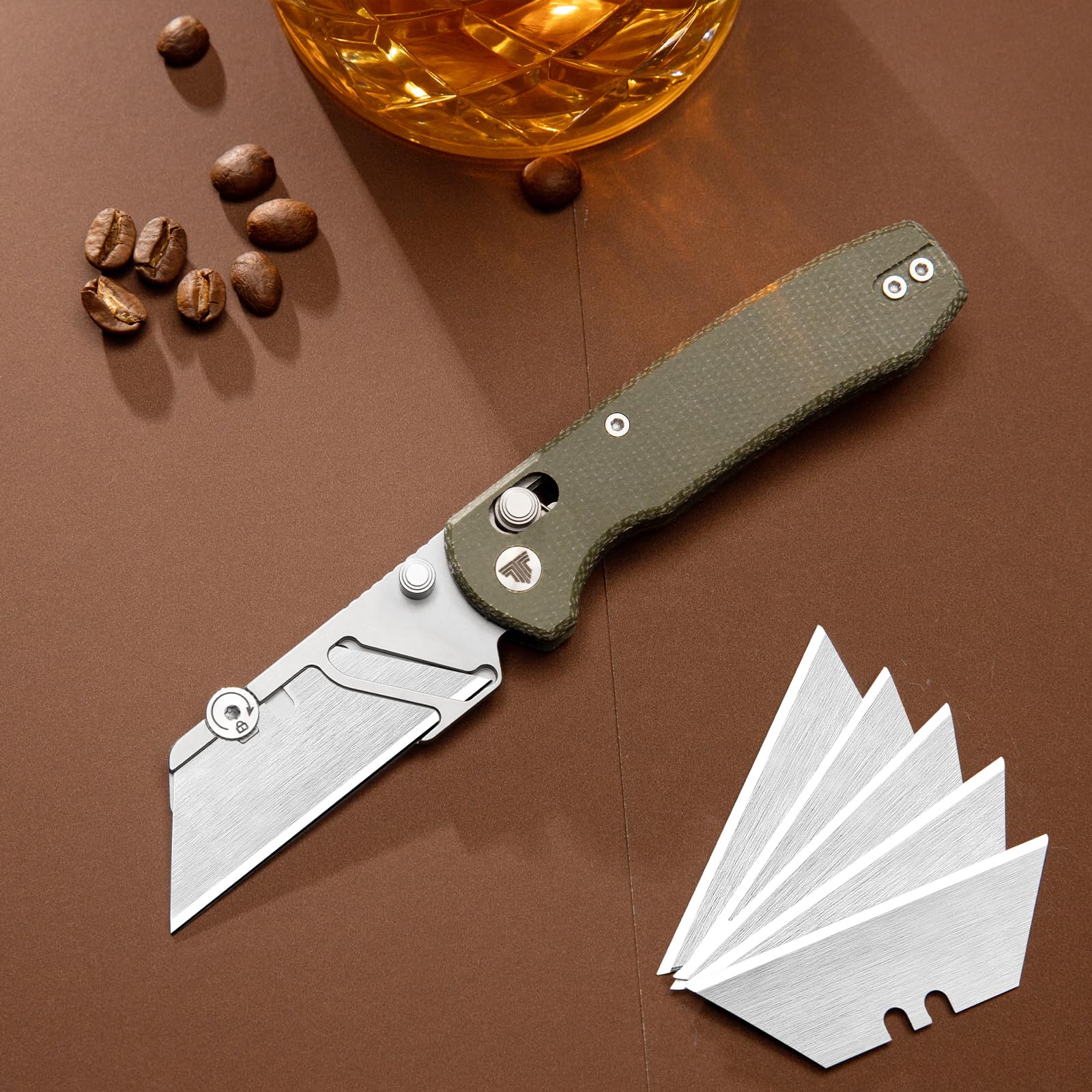 TRIVISA Klappmesser – Puppy-GM, Cuttermesser mit Schnellwechselklinge, Taschenclip, Micarta-Griff, 5 Extra-Klingen, Teppichmesser für Damen und Herren (Grün)