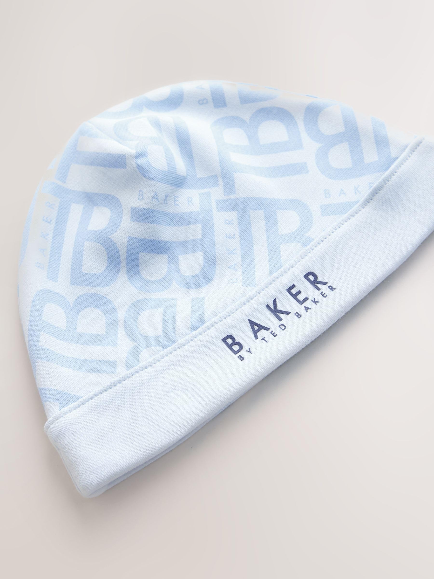 Noworodki chłopcy Komplet Baker by Ted Baker: śpioszki, czapka i śliniak