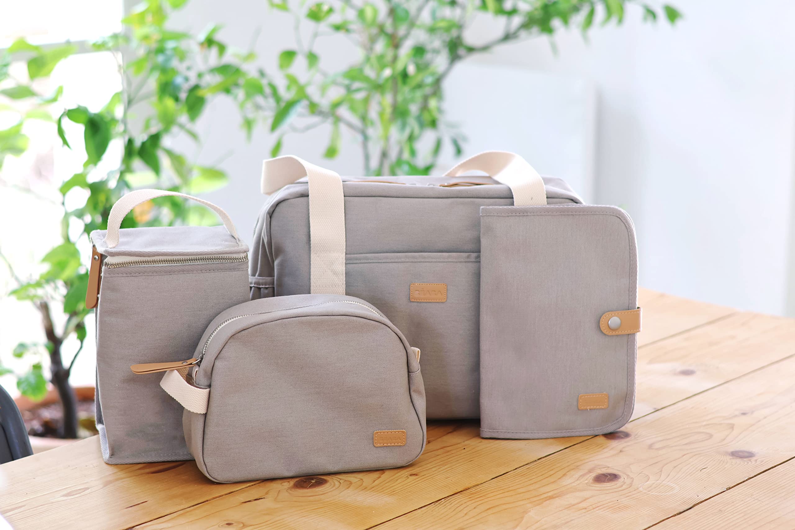 BÉABA, Trousse de toilette Bebe, Trousse de Soin bebe, Sac Geneve, Tissu Impermeable, 2 poches intérieures, 100% Coton, Gris Perle