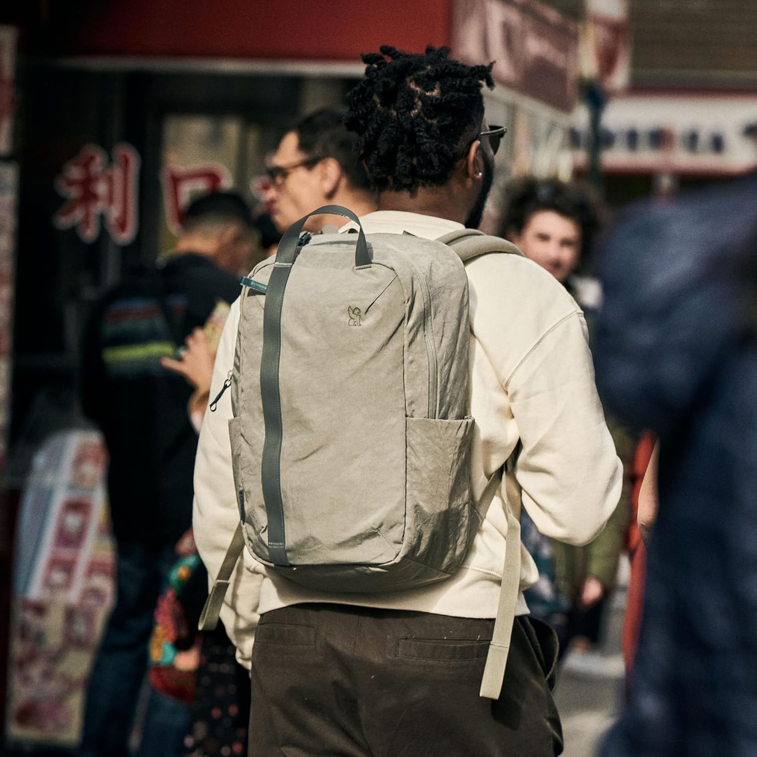 Chrome Industries Highline Backpack – Travel Bag for Men and Women with Plush Shoulder Straps, Recycled Materials, Laptop Sleeve – Black - Image 4