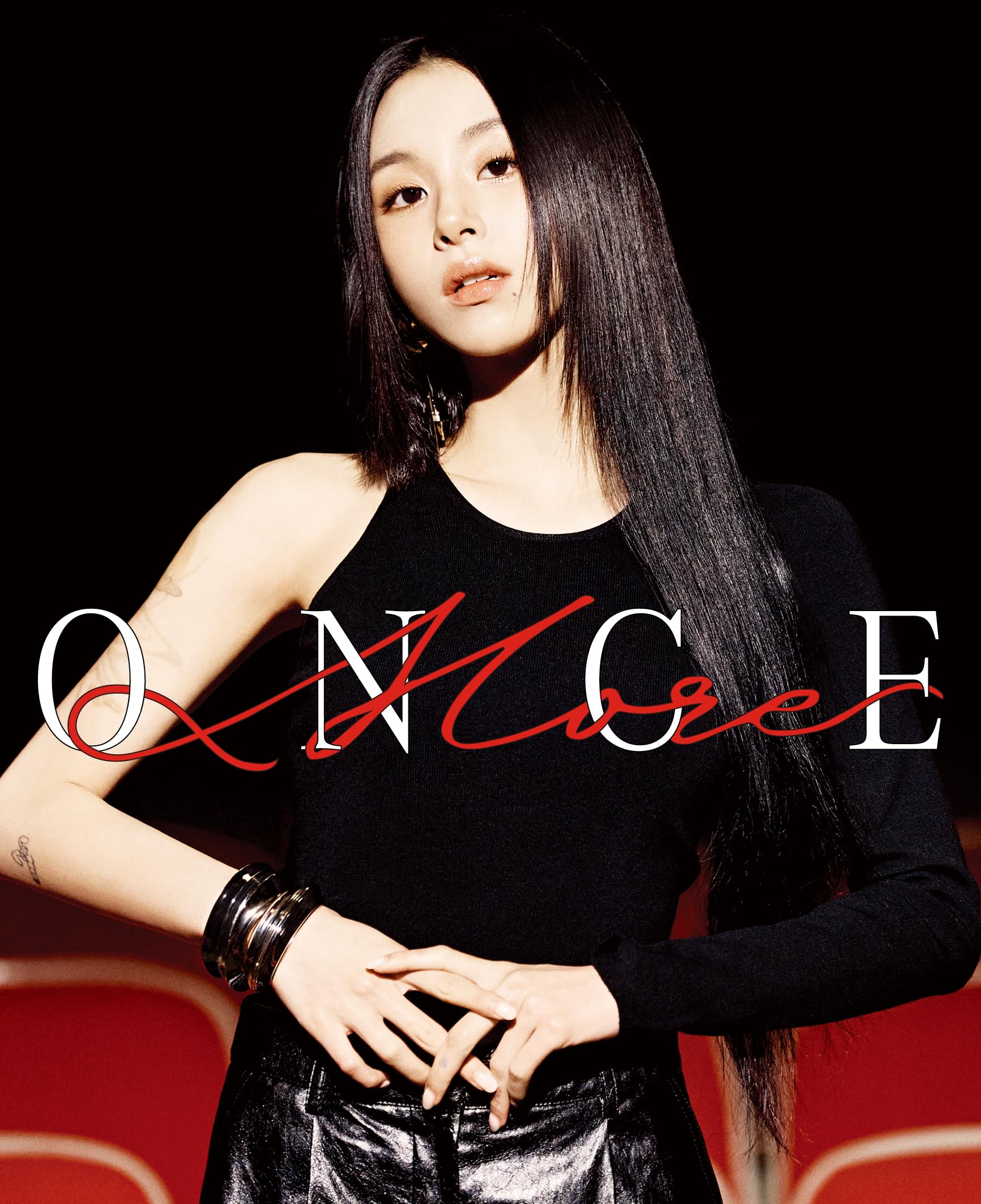 TWICE CHAEYOUNG 写真集 商品詳細ページ | ONCE JAPAN OFFICIAL SHOP | TWICE ソロ写真集