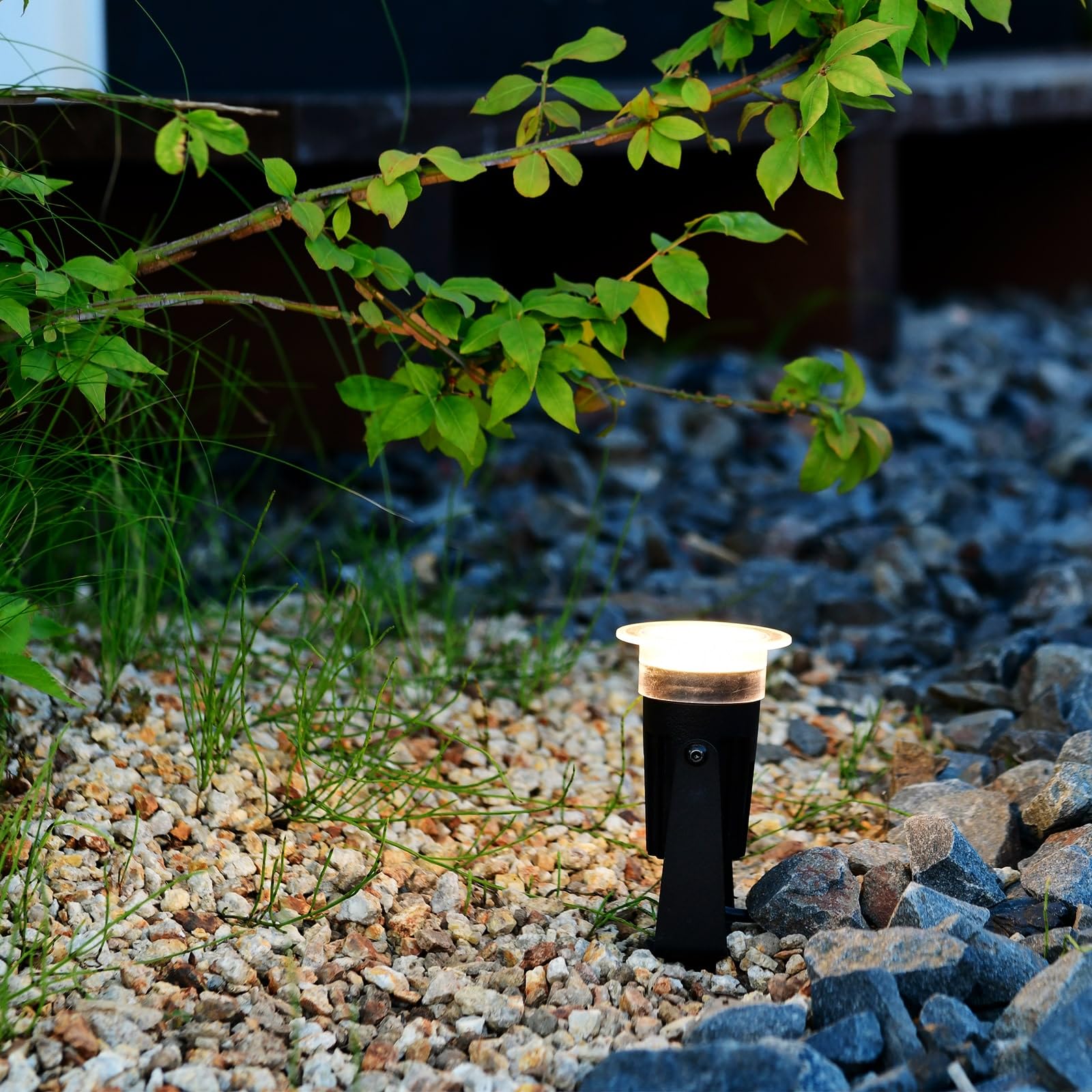 ガーデンマスター(Gardenmaster) ガーデントワイライト コンセント式 セット品 ACコントローラー付 IP67 約200lm LED AC100V 防塵防水 コード5m 自動点灯消灯 玄関照明 庭園 誘導灯 間接照明 防犯ライト ベランダ テラス バルコニー ダウンビームレンズ付スタートキット GT-J101ACSGD