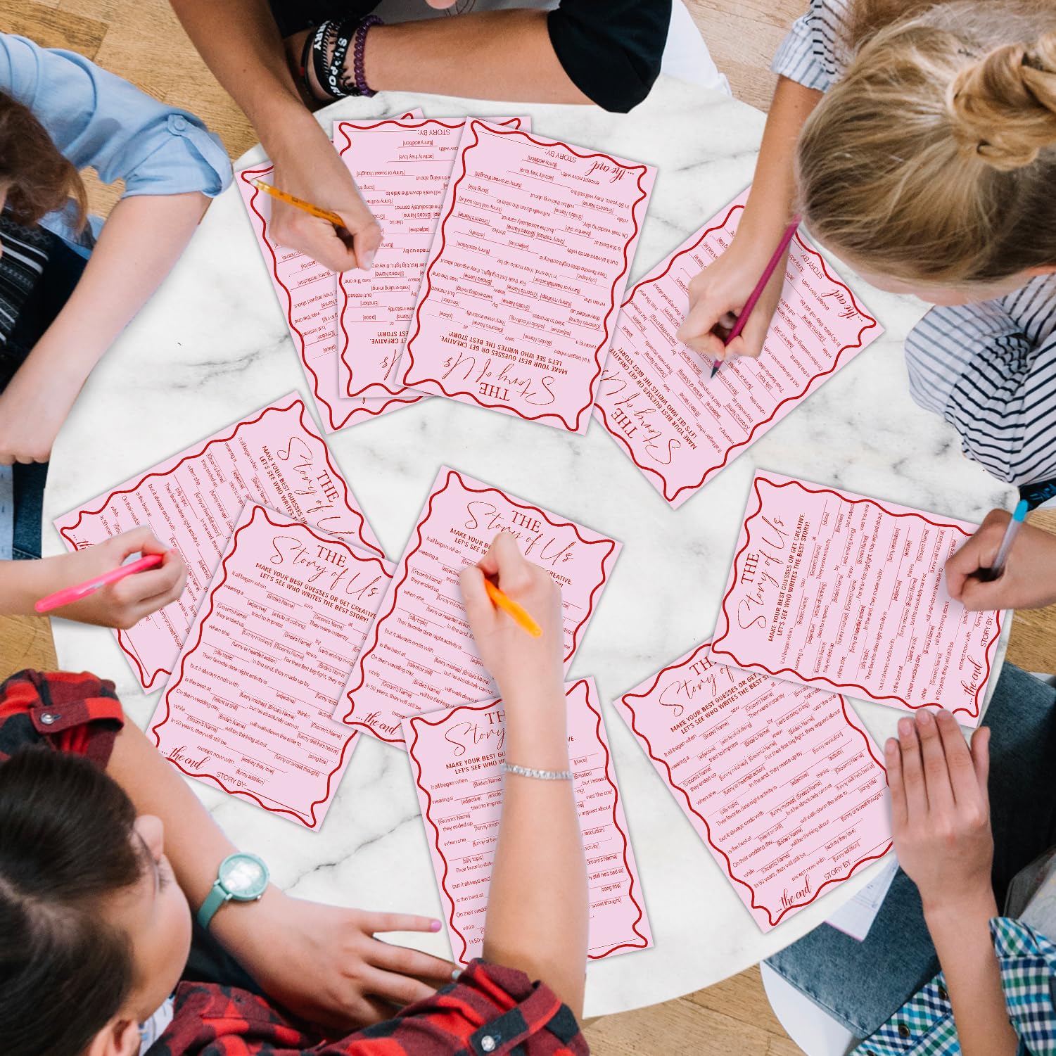 Różowe karty z grami dla nowożeńców, 'Love Story' zajęcia weselne, zaręczynowe karty do gier, wieczór panieński, na wesela, różowe dekoracje ślubne, 50 kart do gier 15 x 20 cm