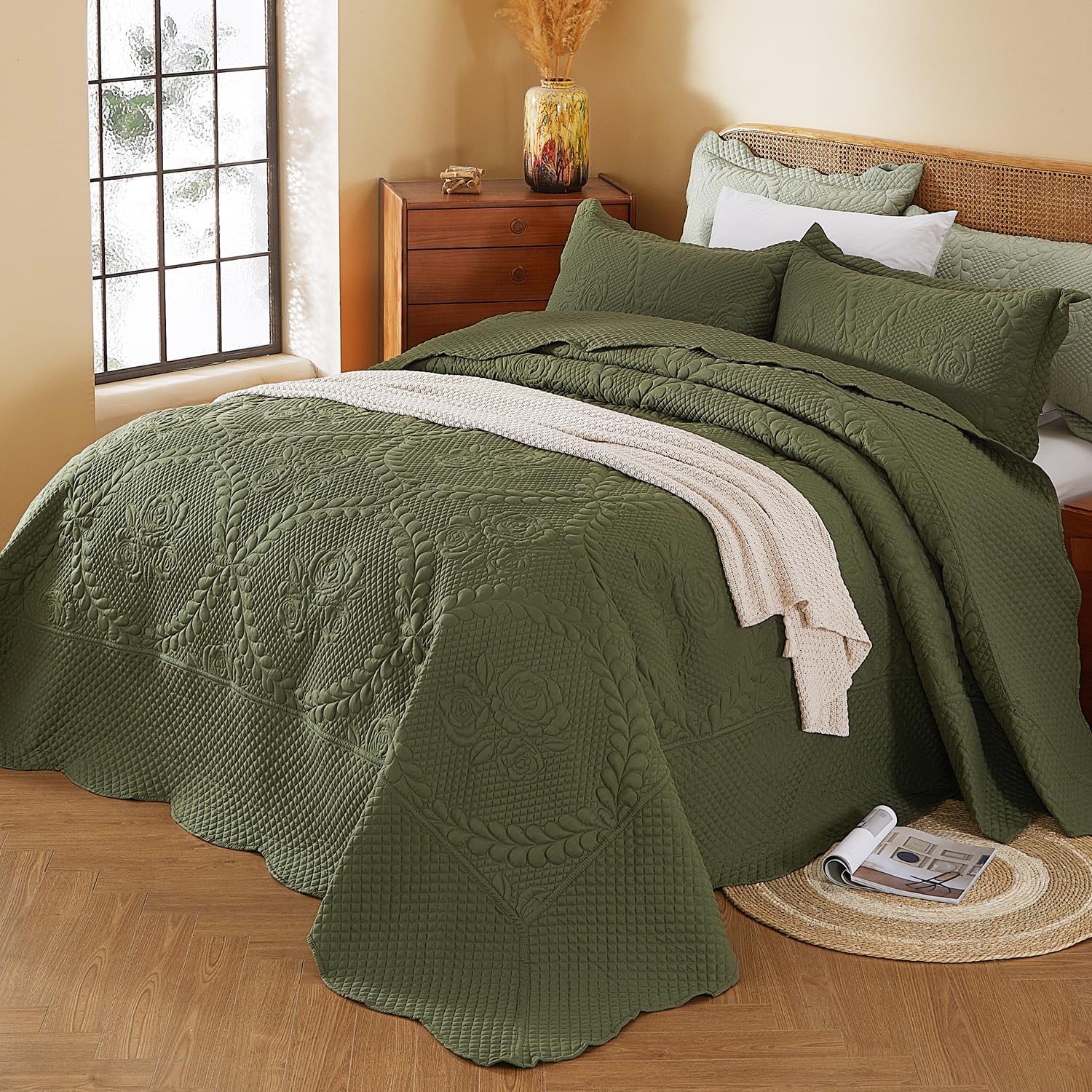 evenhug oversized king bedspreads california king quilt set with pillow shams extra wide large king size quilts lightweight coverlet bedding sets olive green 120"x128"