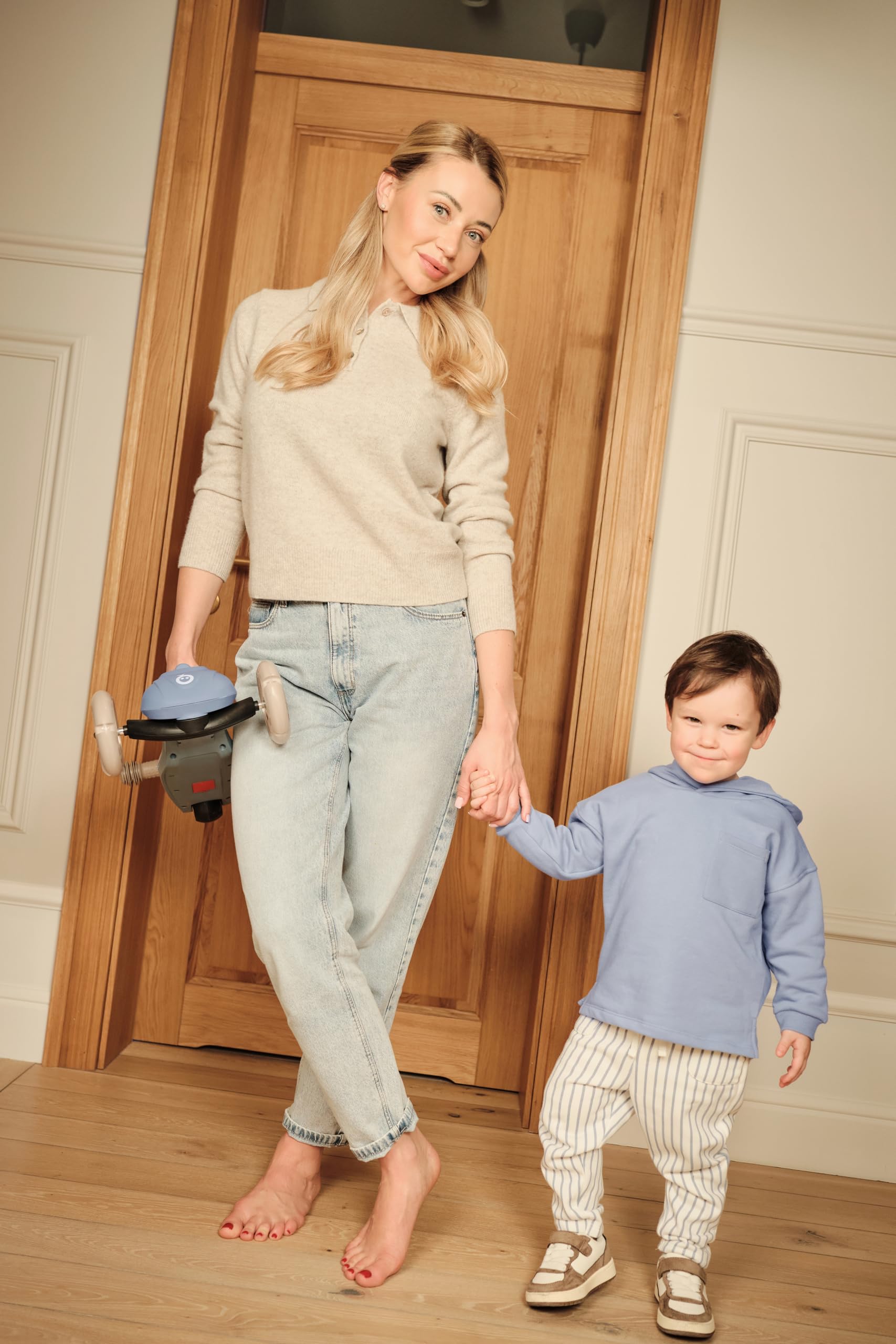 MoMi Debe Trottinette pour Enfants à partir de 1 an jusqu'à 50 kg - Trottinette 2 en 1 avec siège Pliable - Trottinette pour Enfant avec 2 hauteurs réglables - Trottinette Pliable pour intérieur et