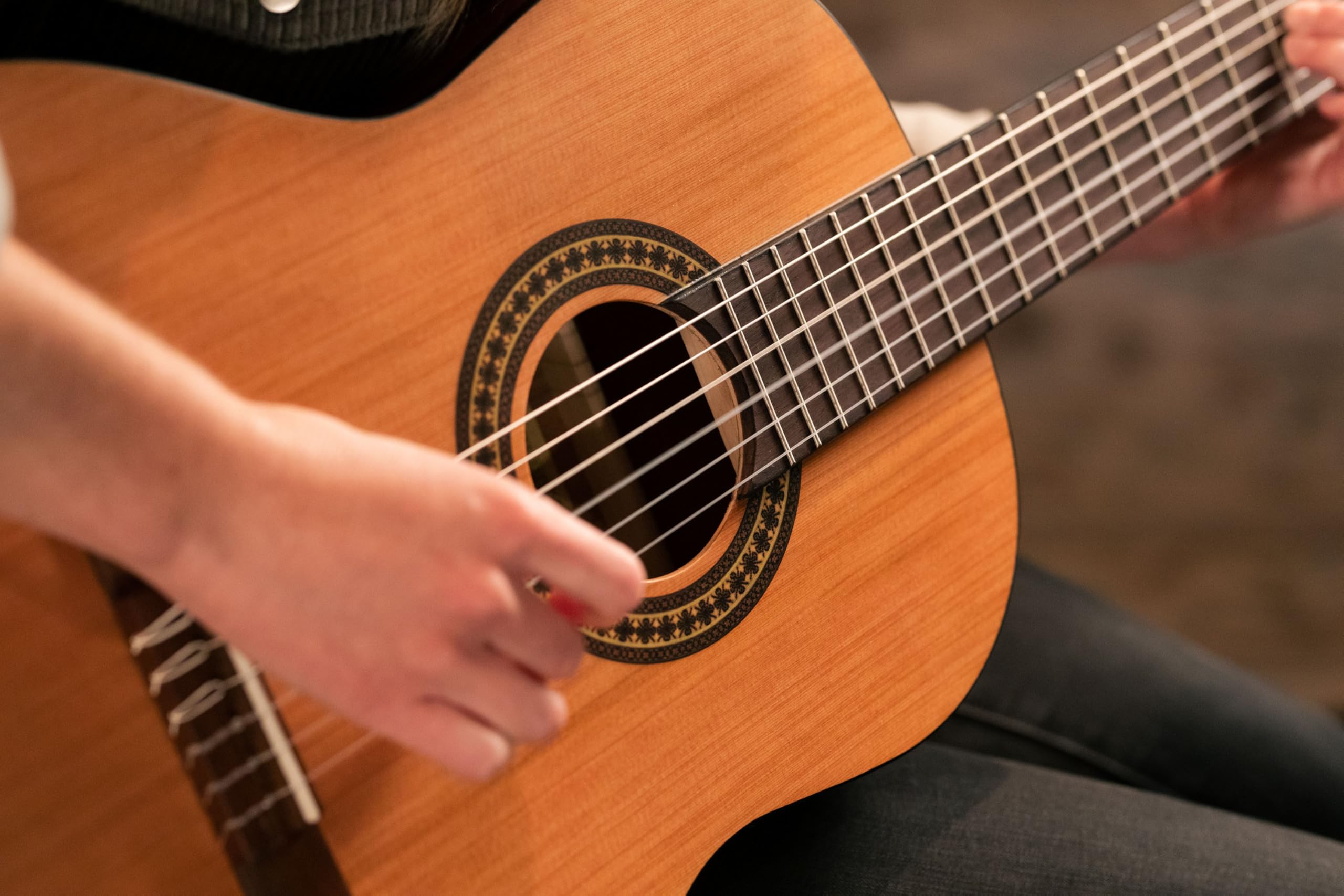 Ortega Guitars 4/4 Konzert Gitarre – Student Series – Zeder, Katalpa, Natur (RSTC5M) | Nylonsaitengitarre, Zederndecke & Katalpa-Korpus Satin-Finish