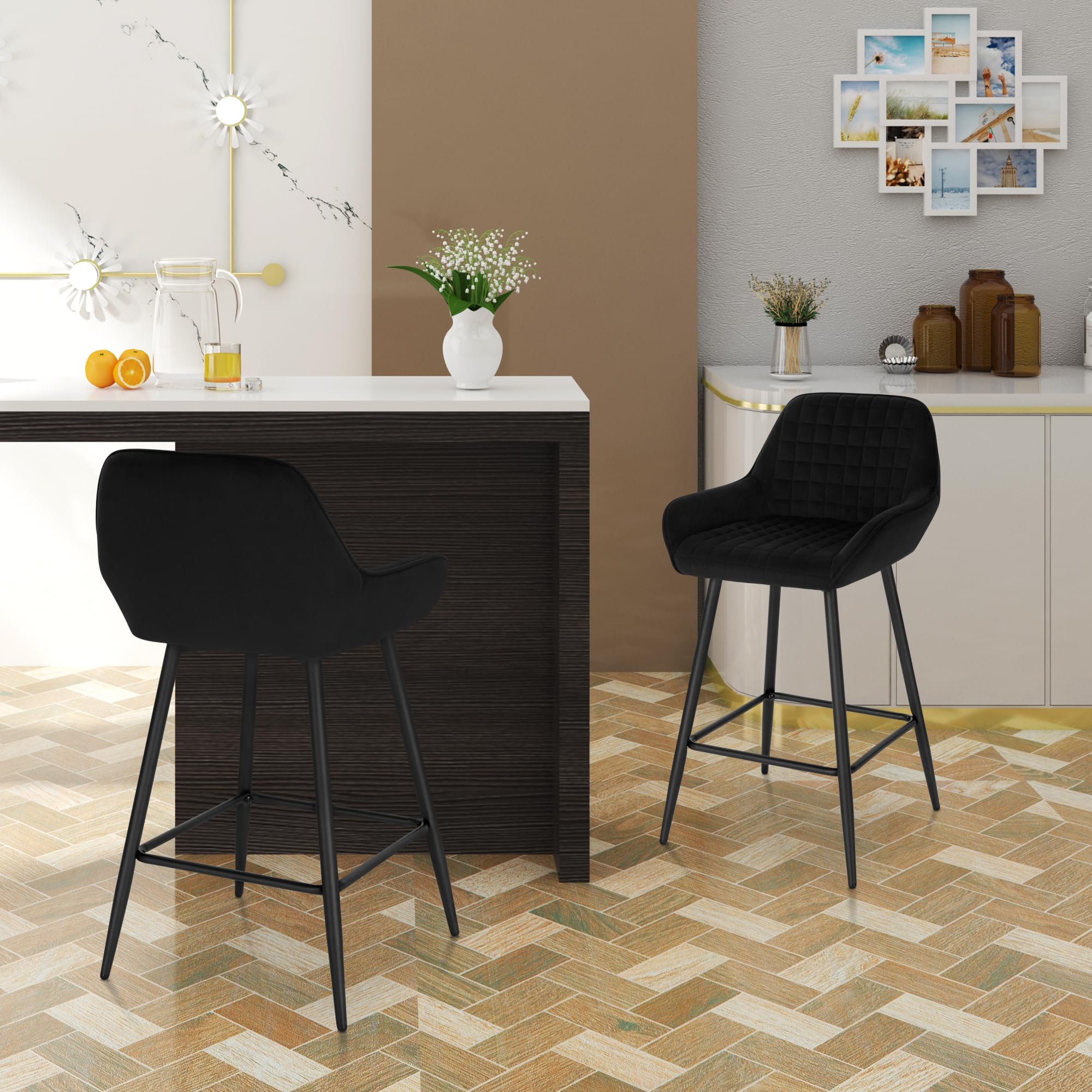 WOLTU Tabouret Bar Lot de 2, Chaise de Bar pour Îlot Central Cuisine, Salle à Manger, Bistro, Café, Grand Siège en Velours avec Dossier, Repose-Pied et Accoudoir, Pieds Réglables, Noir