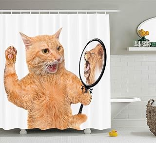Nyngei Kätzchen-Duschvorhang Eine Katze, die in den Spiegel schaut und eine Reflexion eines Löwe-Digital-Bild-Gewebe-Badez...