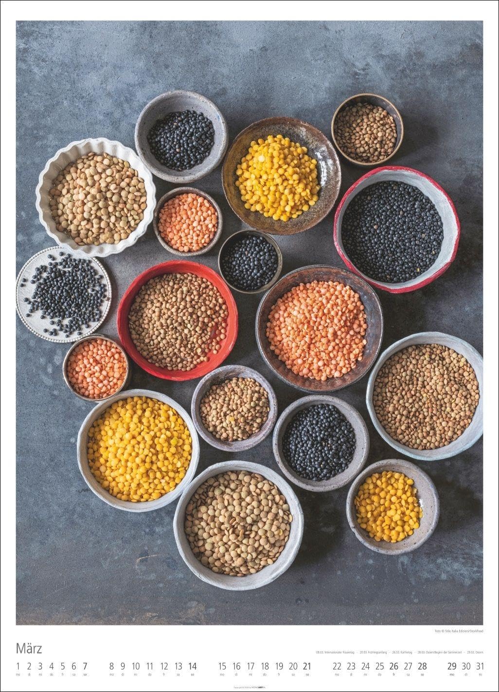 Food Gallery Kalender 2027: Großer Wandkalender mit 12 dekorativen Lifestyle-Fotos für die Küche. Food-Fotografie mit saisonalen Lebensmitteln. 49x68 cm Hochformat.