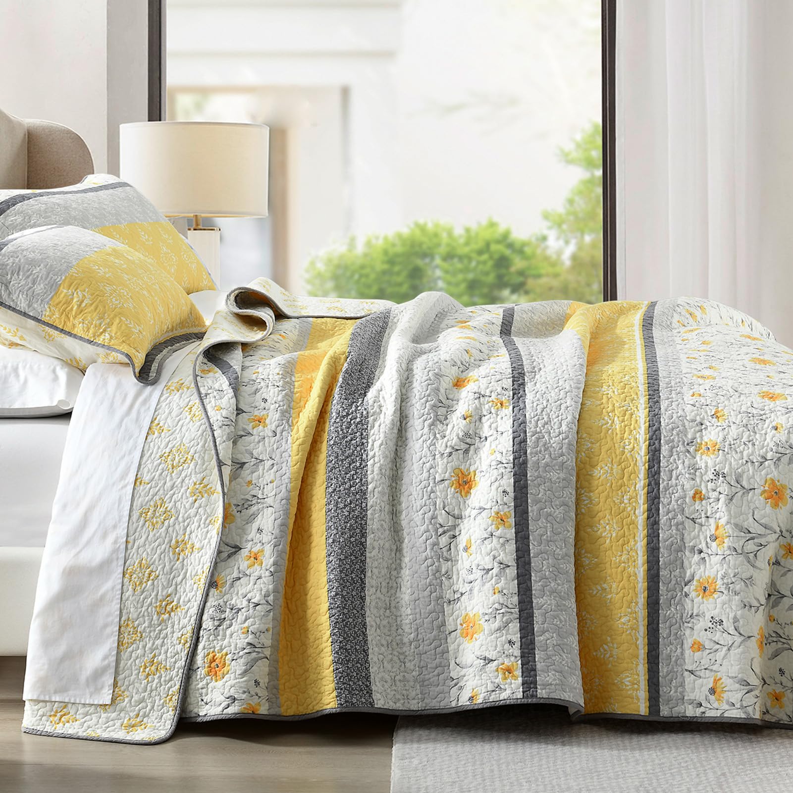 PANGUSHAN 100% Cotton Queen Quilt Set, Size Bedding Floral Reversible Farmhouse Yellow Quilted Bedspread Lightweight Comforter for Bed, 3pcs, Yellow/