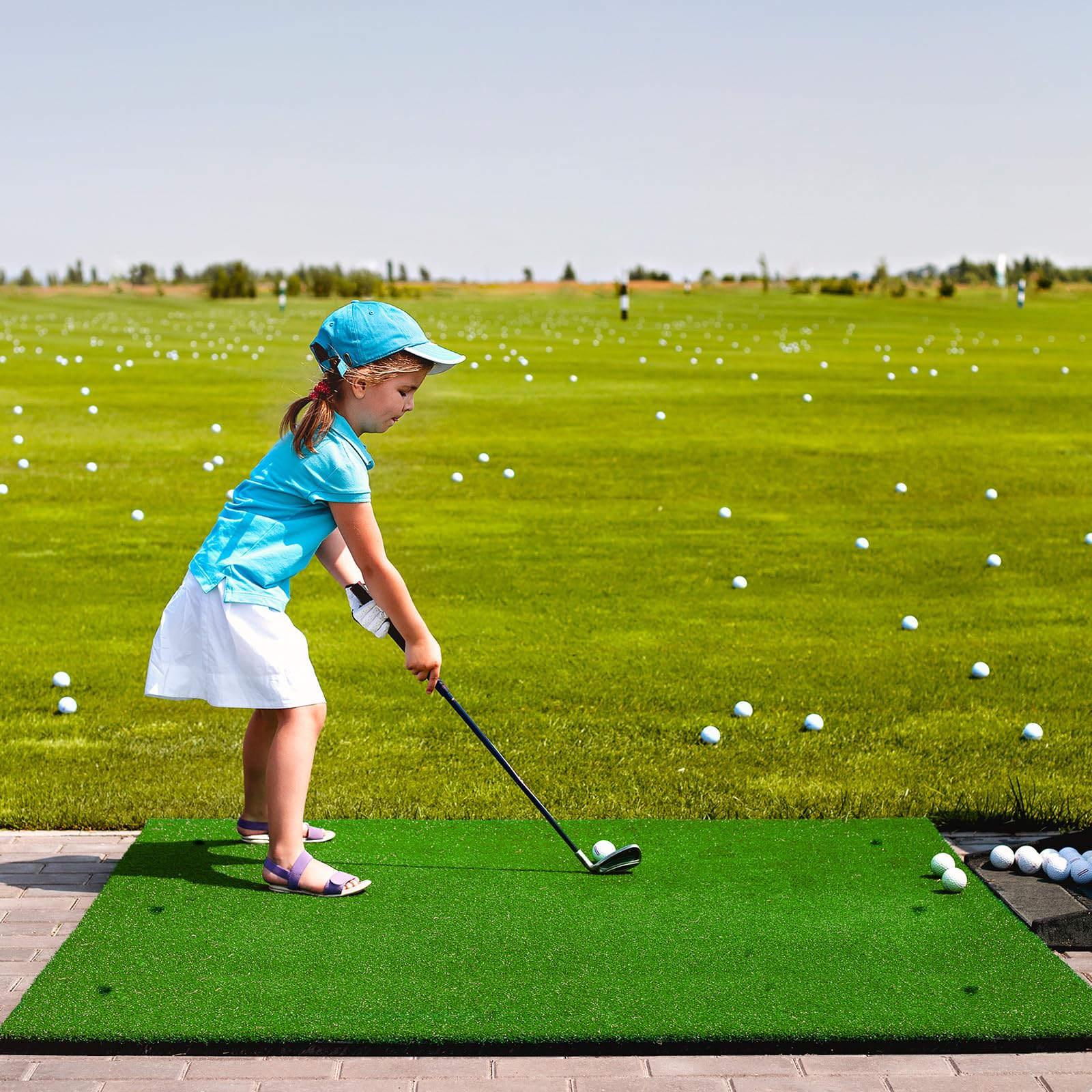 GOPLUS Tapete de Golf para Golpes, Tapete de Césped Artificial para Interior y Exterior, Alfombrilla de Golf con 2 Varillas de Alineación y 2 Tees para Amantes y Principiantes