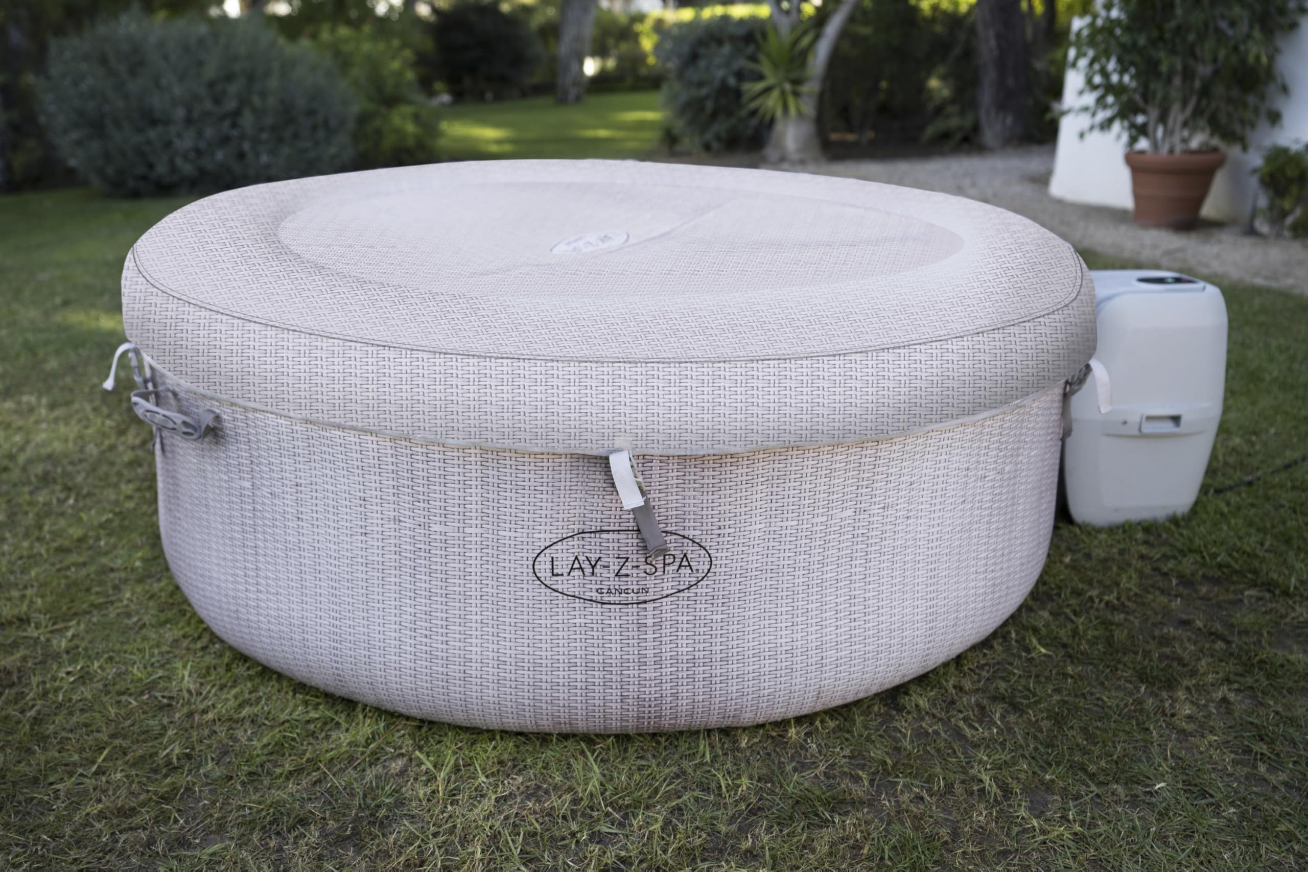 Bestway Lay-Z-SPA® 71" x 26"/1.80m x 66cm Cancun AirJet