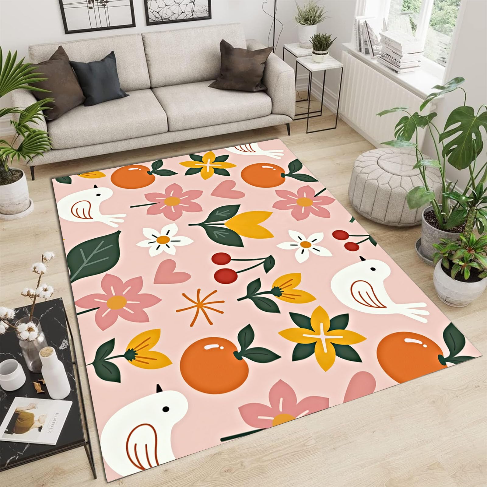 Tapis à poils courts rose aux détails floraux pour transformer votre chambre en cocon zen