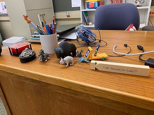 Miniatura 3 de All Aboard for Sales Michael Scott Silbato de tren de madera - Regalo Dunder Mifflin - Programa de TV Prop Accesorio de madera - Sonidos