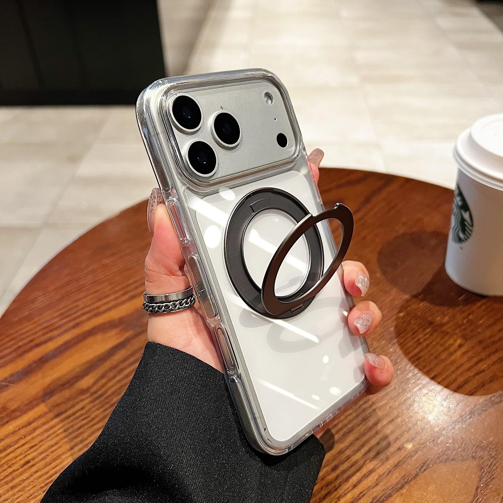 Coque iPhone 17 Pro Max silicone rigide gris finition anneau géométrique