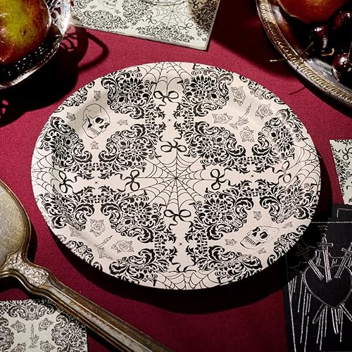 xo, Fetti Romantic Horror Paper Plates | 25 pcs |
