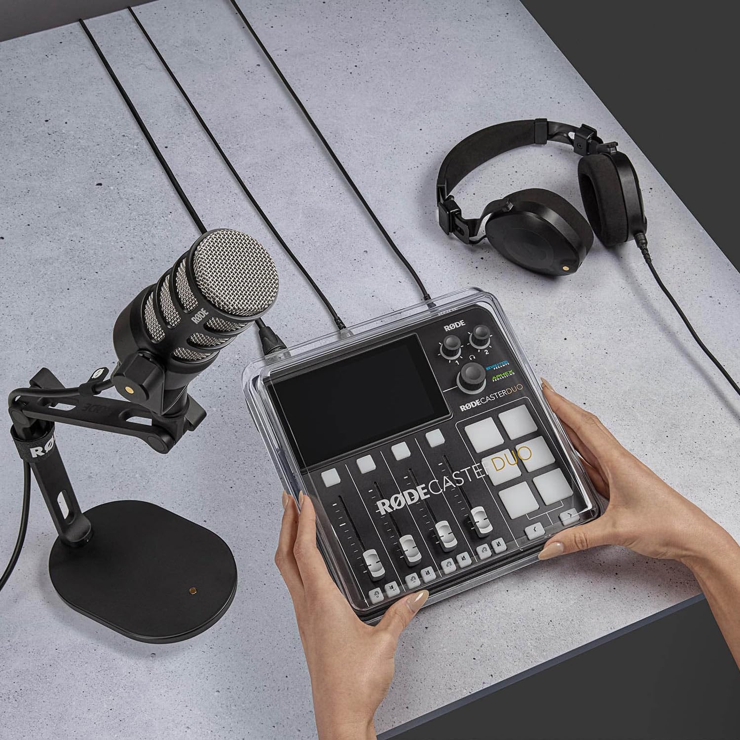 Rode Rodecaster Duo Mischpult mit Rodecover Duo Schutz-Abdeckung und keepdrum Mikrofasertuch