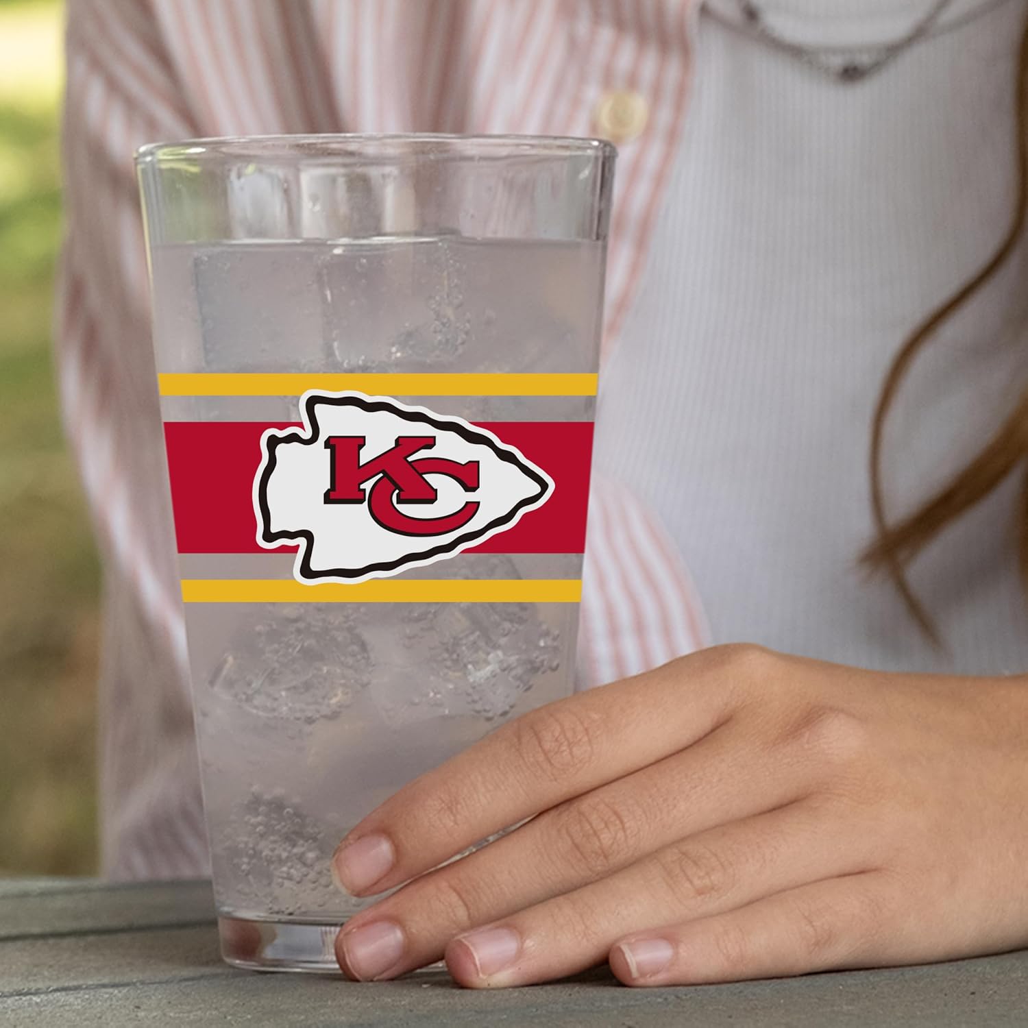 FANMATS NFL Kansas City Chiefs 16 oz Pint Glass — 16 Fluid Ounces | Glass | Officially Licensed | Team Color Stripe image 4