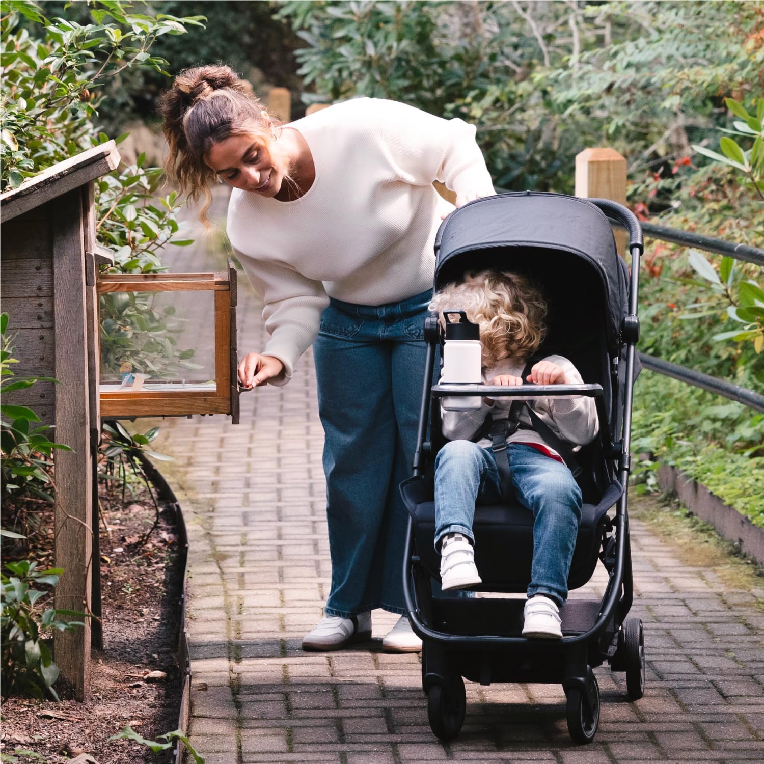 UPPAbaby Plateau à goûter pour Poussette Minu V3 – Plateau + Porte-gobelet – Fixation Rapide – Passe au Lave-Vaisselle – Se replie avec la Poussette