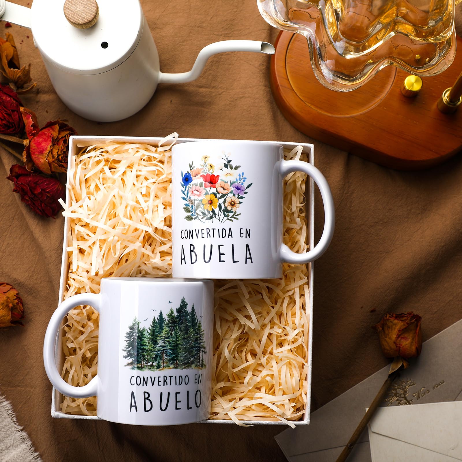 Didaey Juego de 2 tazas de café Promoted to Abuela y Abuelo para nuevos abuelos, regalos por primera vez 2025 para abuela y abuelo, regalos de anuncio de embarazo regalos de Navidad para nuevos