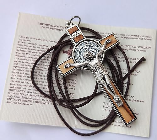 Miniatura 2 de Collar con colgante cristiano de cruz de crucifijo de metal de madera de olivo de San Benito, 3 pulgadas, Metal Madera, No es una piedra preciosa