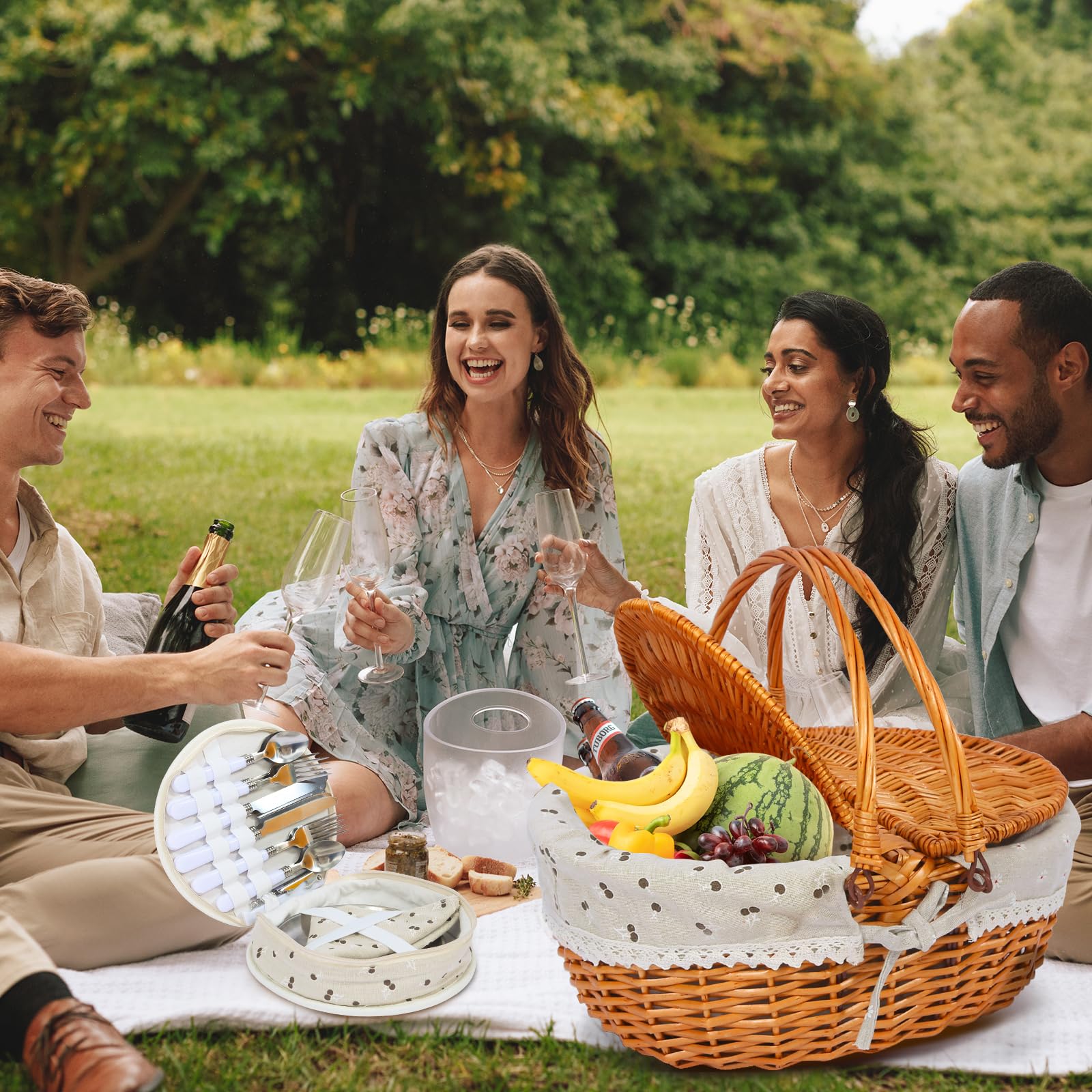 Panier de pique-nique en osier pour 4 personnes, avec couvercle et poignée, panier de pique-nique avec doublure lavable et couverts pour l'extérieur, le camping, Halloween, Noël et un