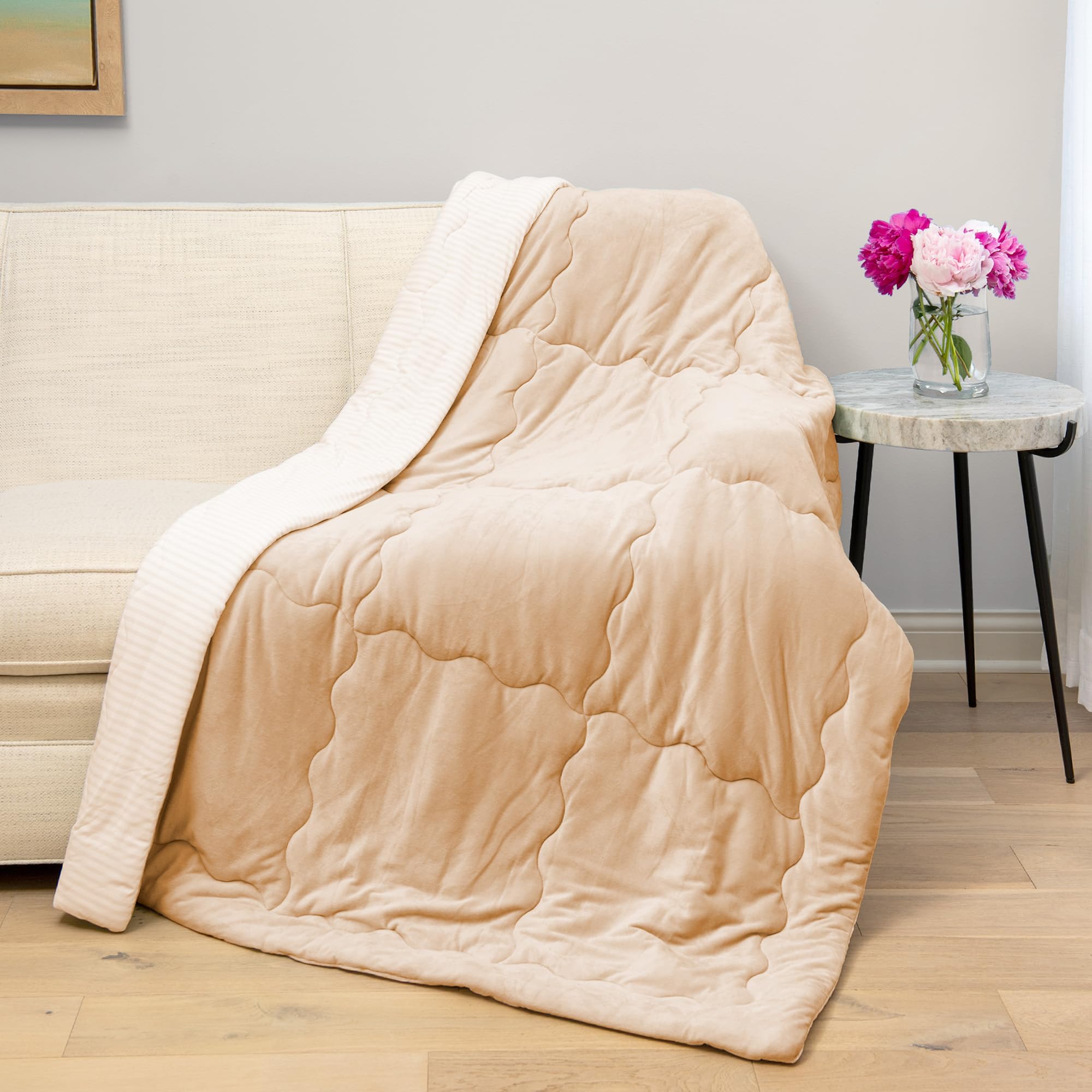 Amazon.com: Northwest HGTV Cooling Throw Blanket with Dual-Sided